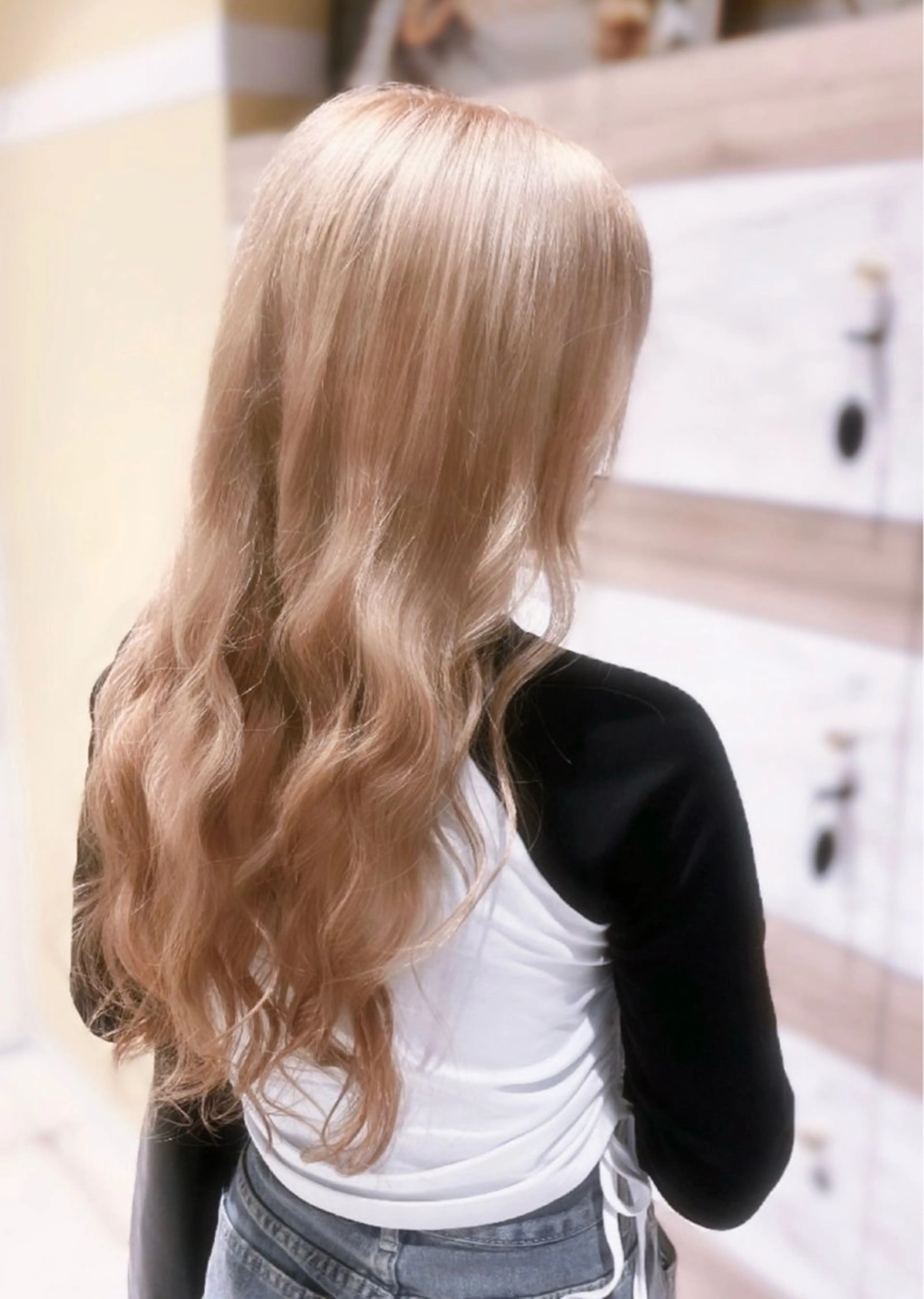 セミロング カラー ブリーチ ハイトーンカラー くびれヘア 韓国風ヘア ヘアカラー 𝐄𝐀𝐑𝐓𝐇 / 𝐚𝐤𝐢🎀のヘアスタイル
