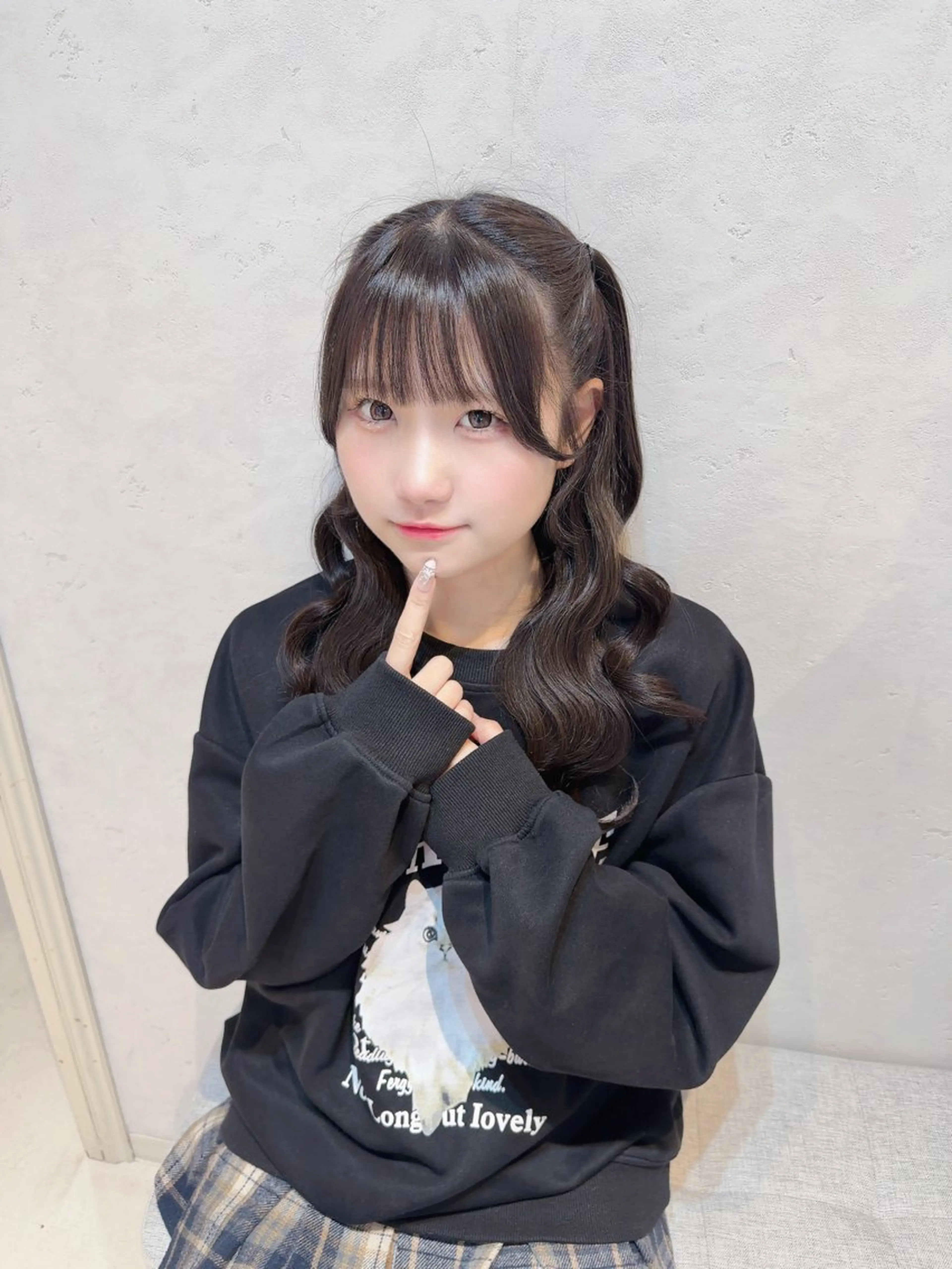 セミロング カラー ダークグレー ダークグレージュ グレージュ カット ヘアカラー ハイトーン/アレンジ かなで⊹ ࣪ ˖⟡のヘアスタイル