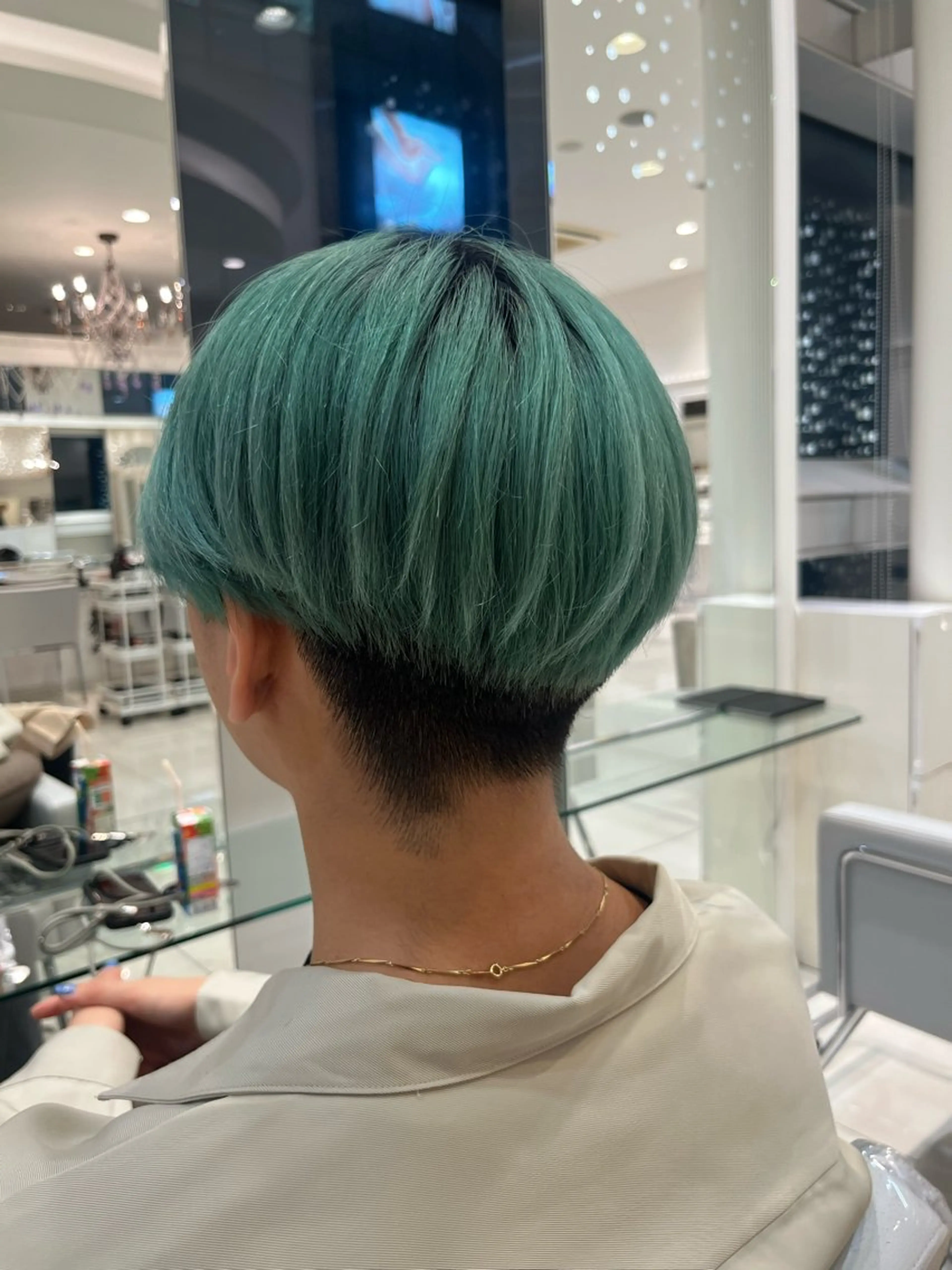 ショート Above /yoshimiのヘアスタイル