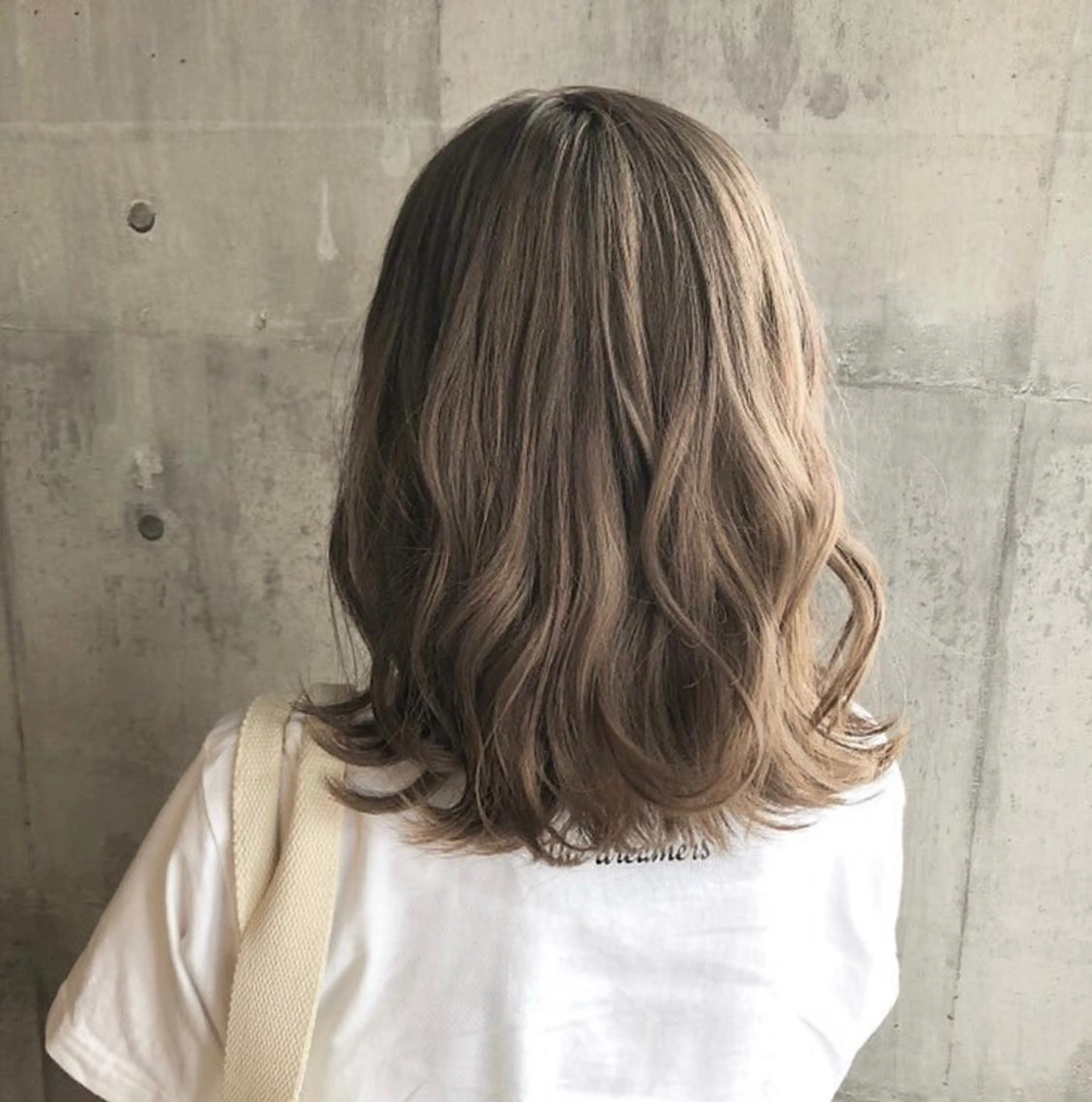 カラー ベージュカラー 高発色ブリーチ/ ハイレイヤー🪽aiのヘアスタイル