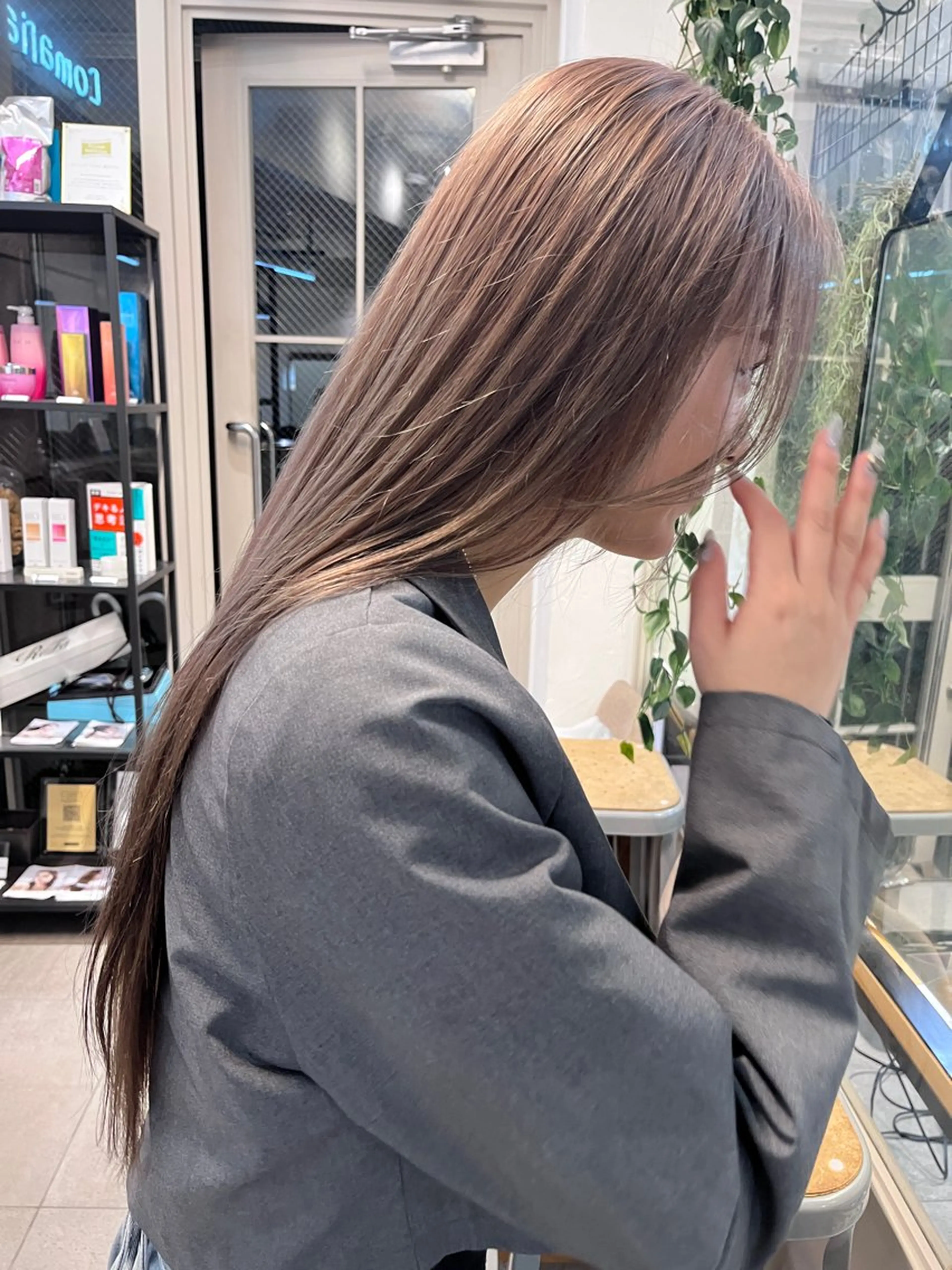 ロング カラー ベージュカラー ブリーチ ダブルカラー 赤み消しカラー/ ナチュラル/トモキのヘアスタイル