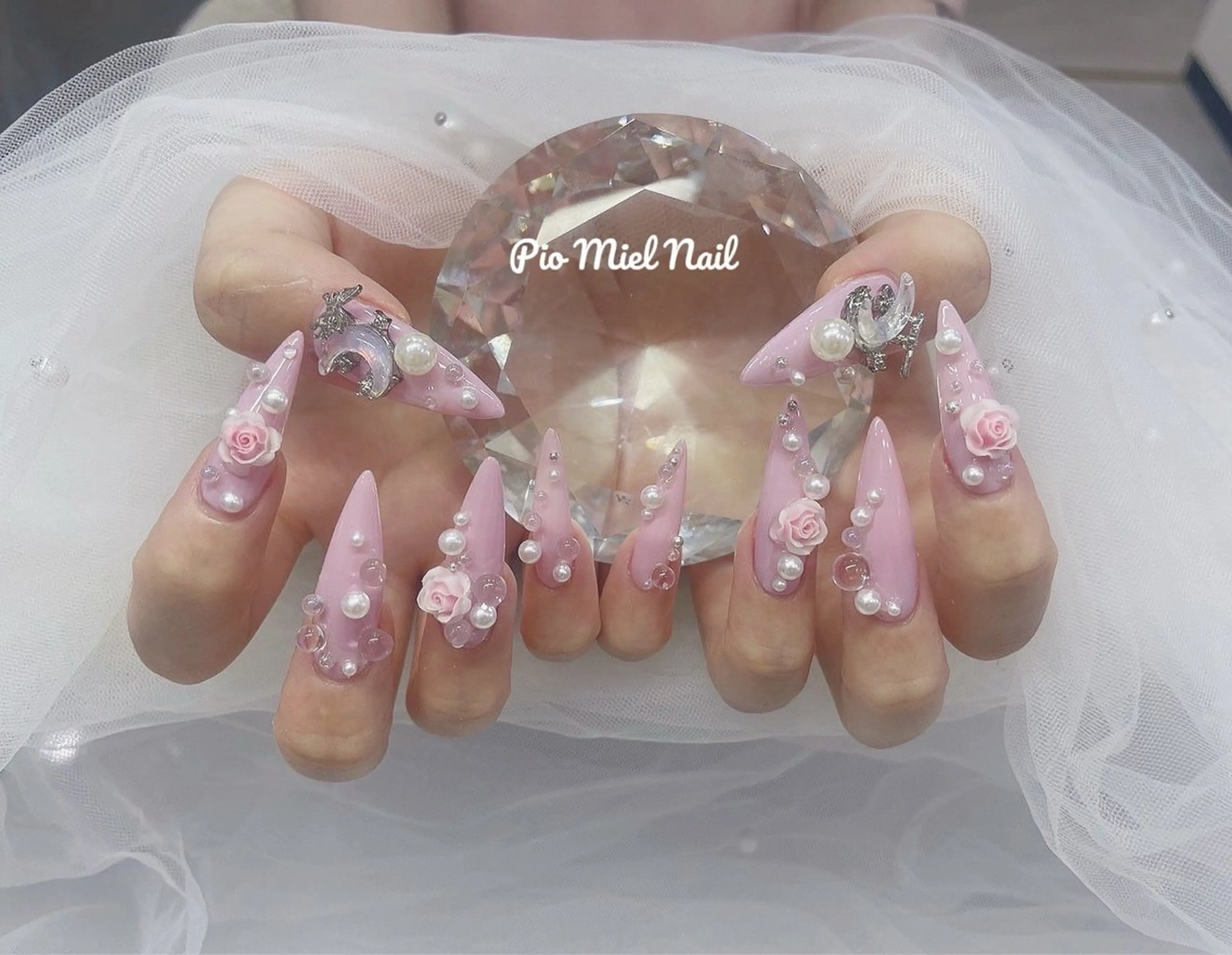 セミロング 韓国風ヘア ハンドネイル momo 長さだしのネイルデザイン