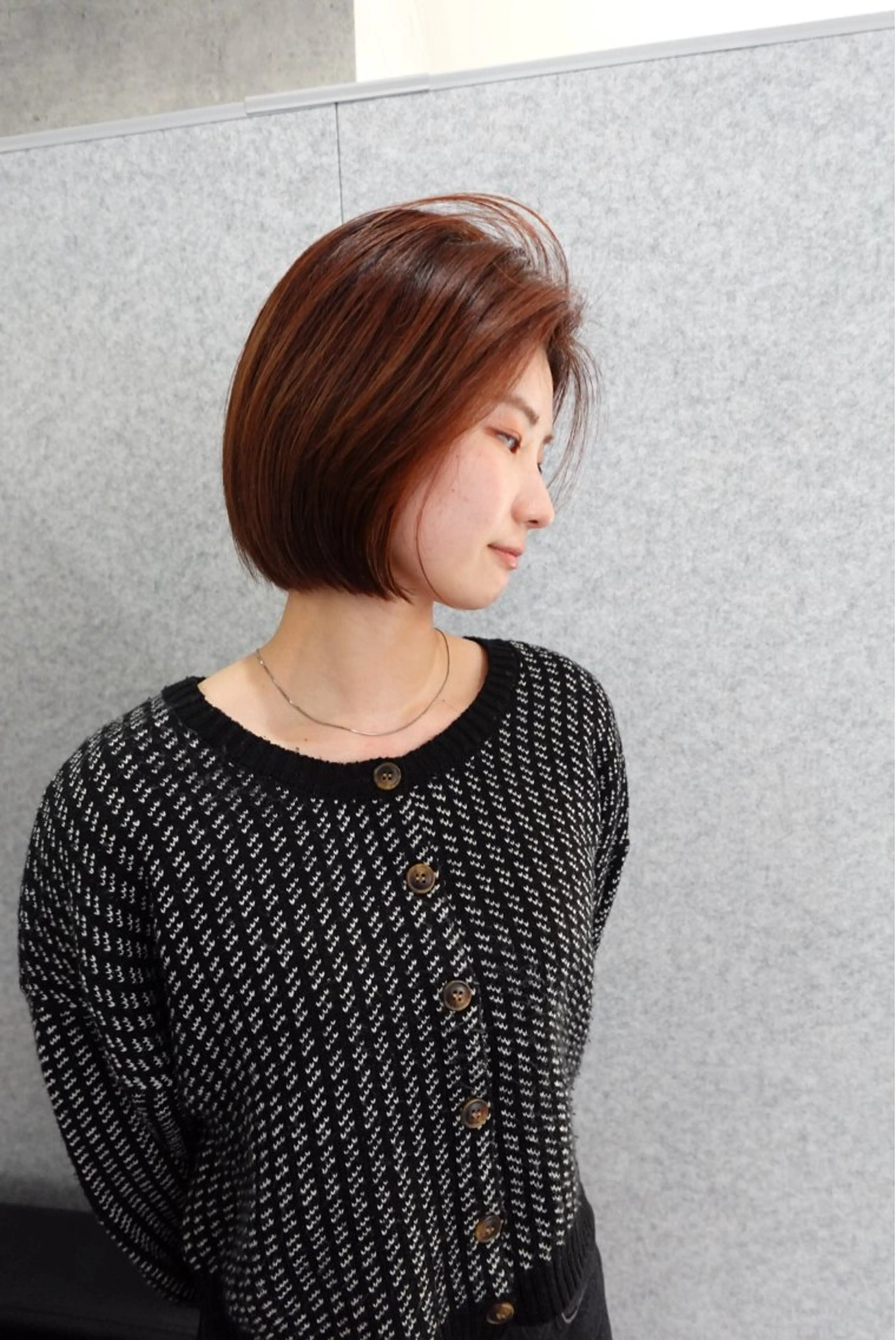 ショート カット ヘアカラー トリートメント ヘッドスパ 眉毛ワックス、パーマ 眉だけで垢抜けのヘアスタイル