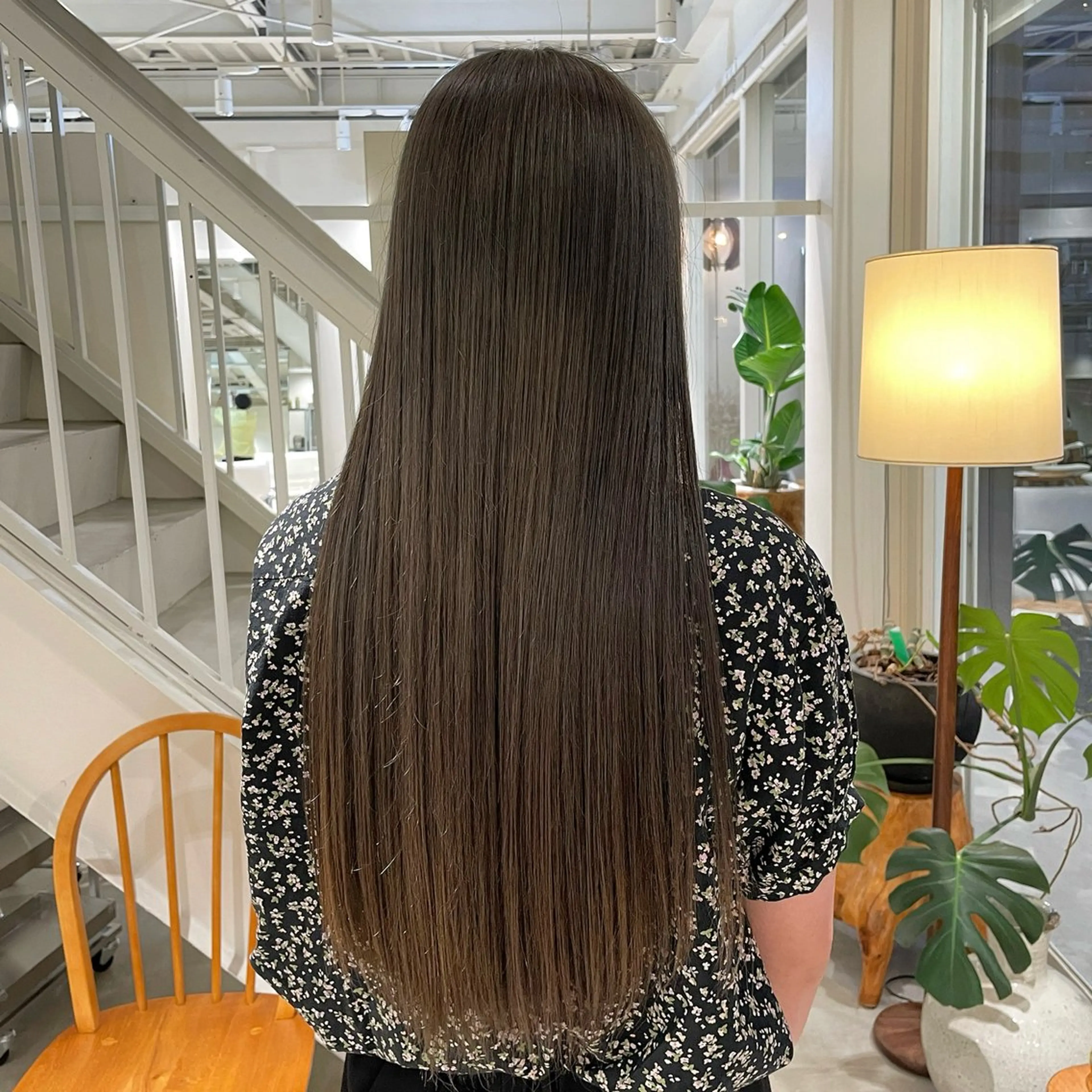 ロング カラー ベージュカラー 透明感カラー オリーブベージュ 安西 香利奈のヘアスタイル