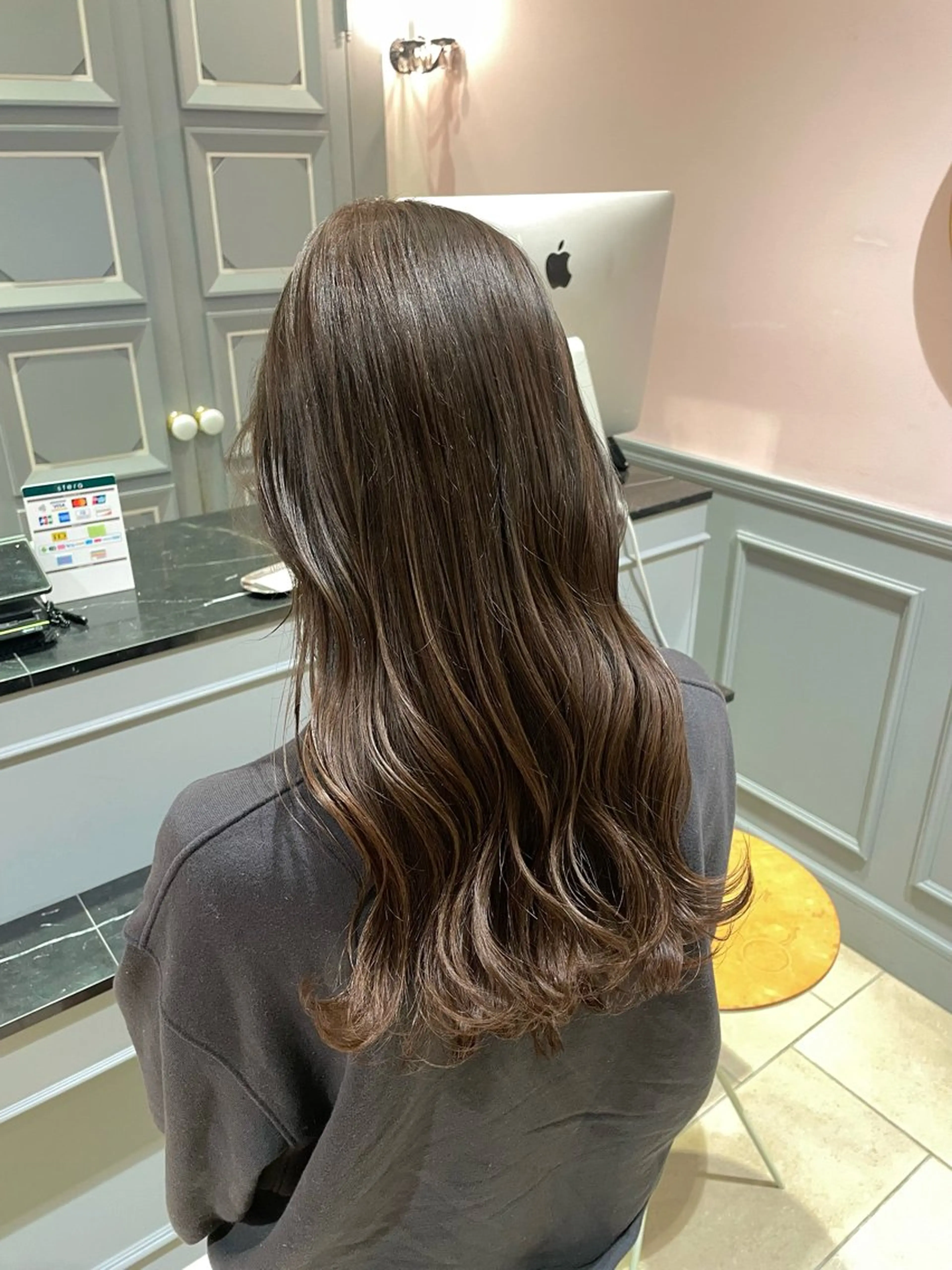 ロング アッシュ アッシュブラウン 大阪梅田 稲葉利也斗のヘアスタイル