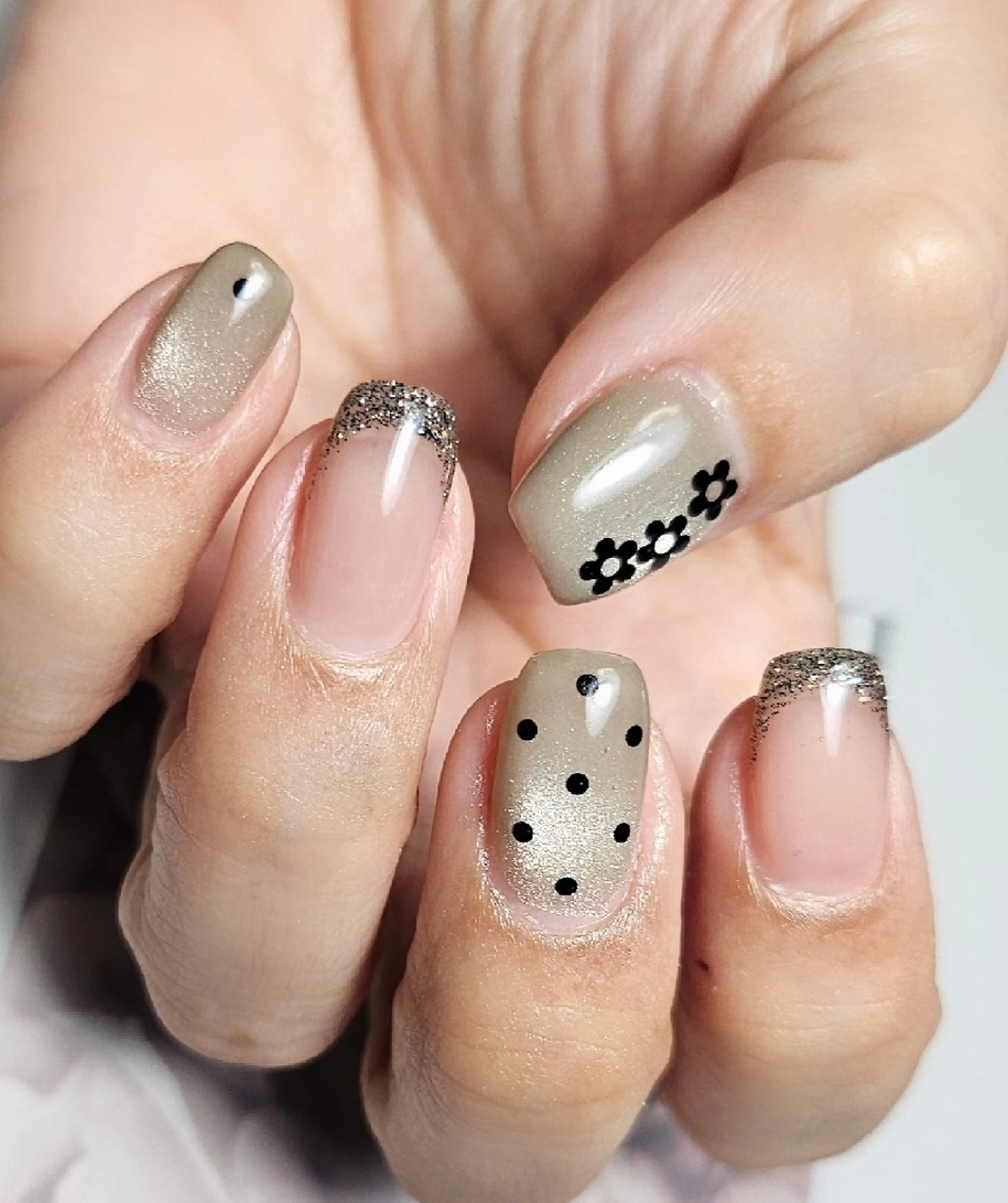 ネイル フラッシュネイル フレンチネイル ガーリー マグネットネイル ハンドネイル Noah'snail   のネイルデザイン