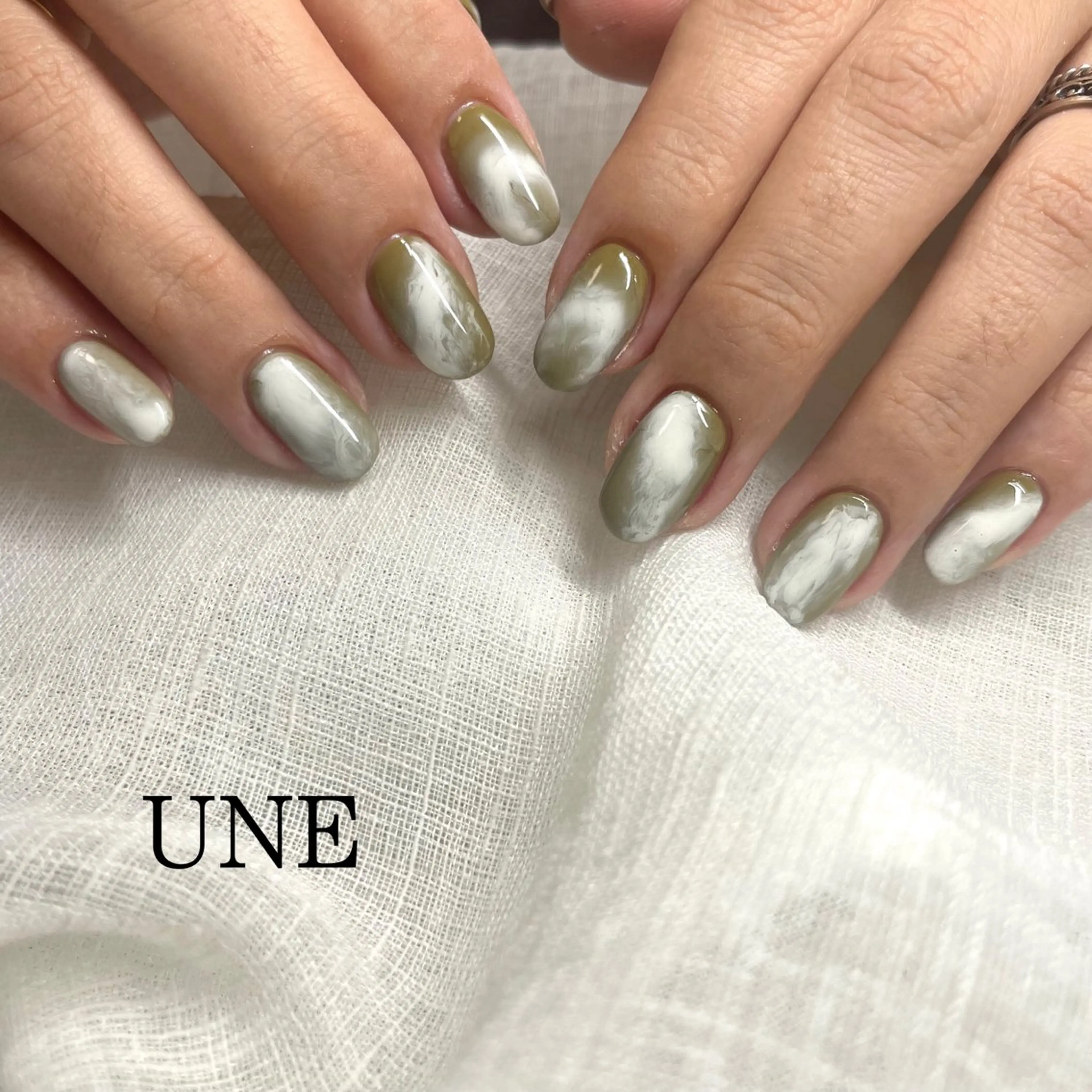 ネイル ニュアンスネイル シンプルネイル UNE.【ユヌ】 Jr.NANAのネイルデザイン