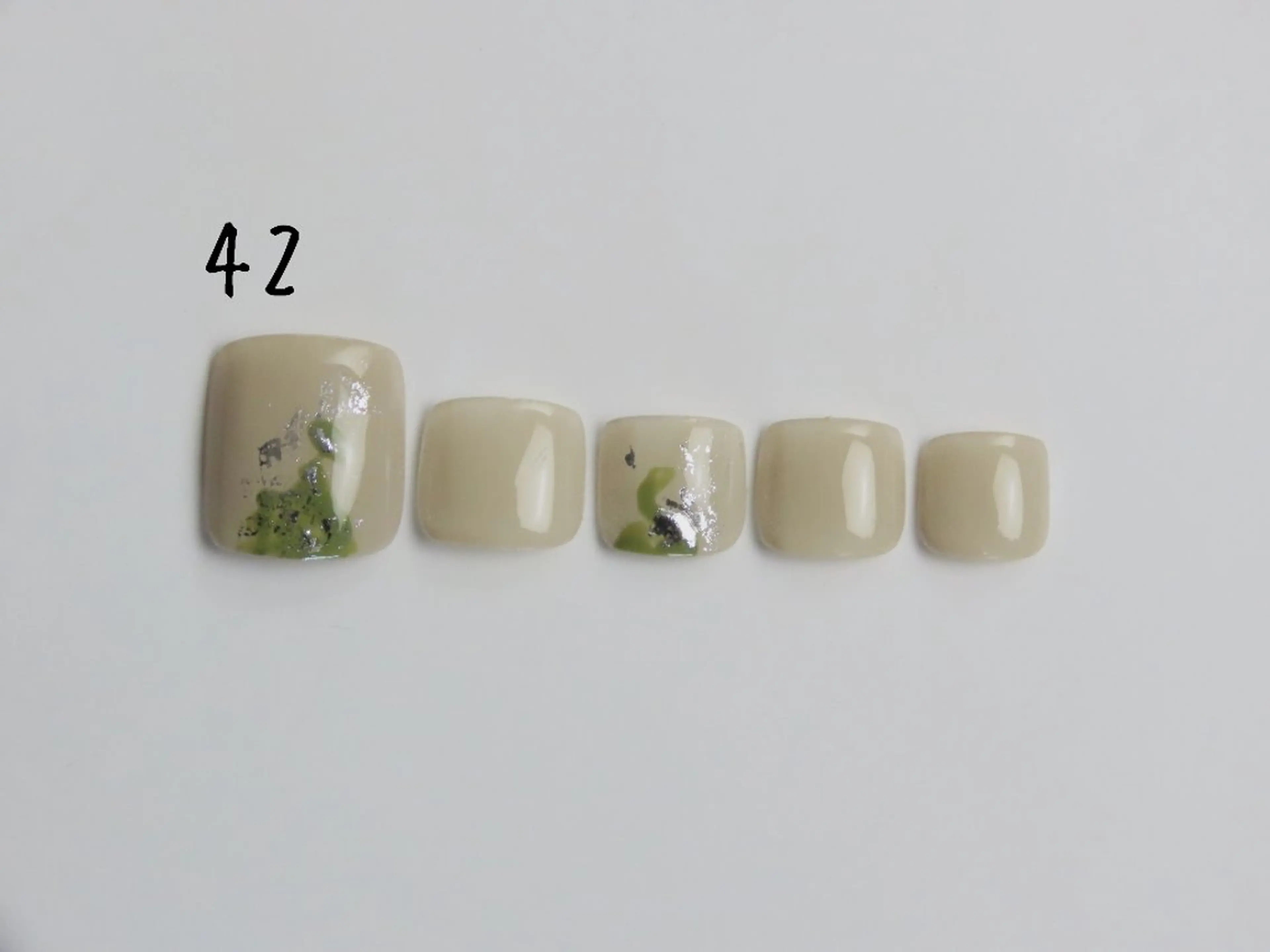 ネイル フットネイル Maum 新潟店のマツエク・マツパデザイン