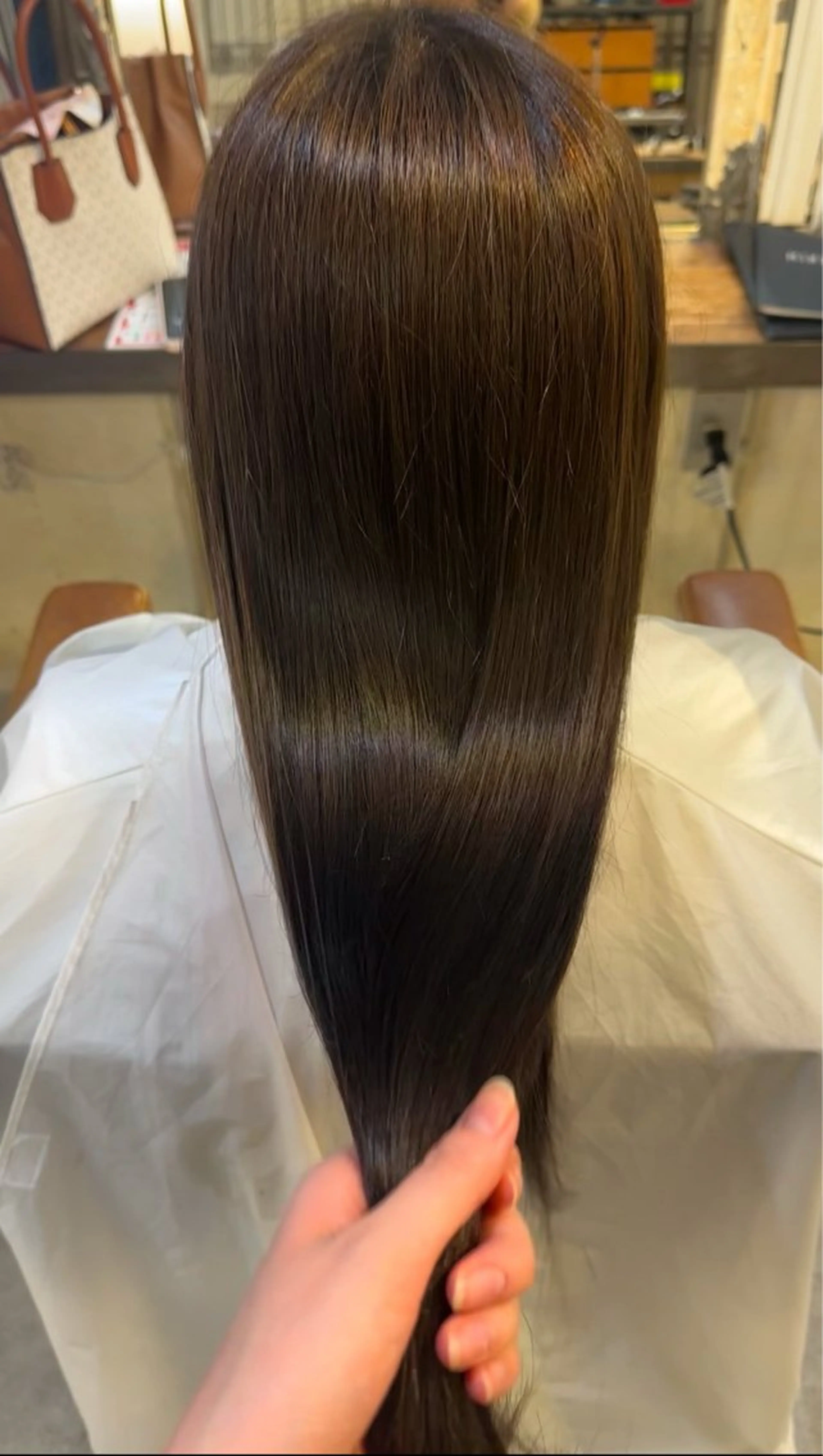 ロング ミタムラ ユナのヘアスタイル