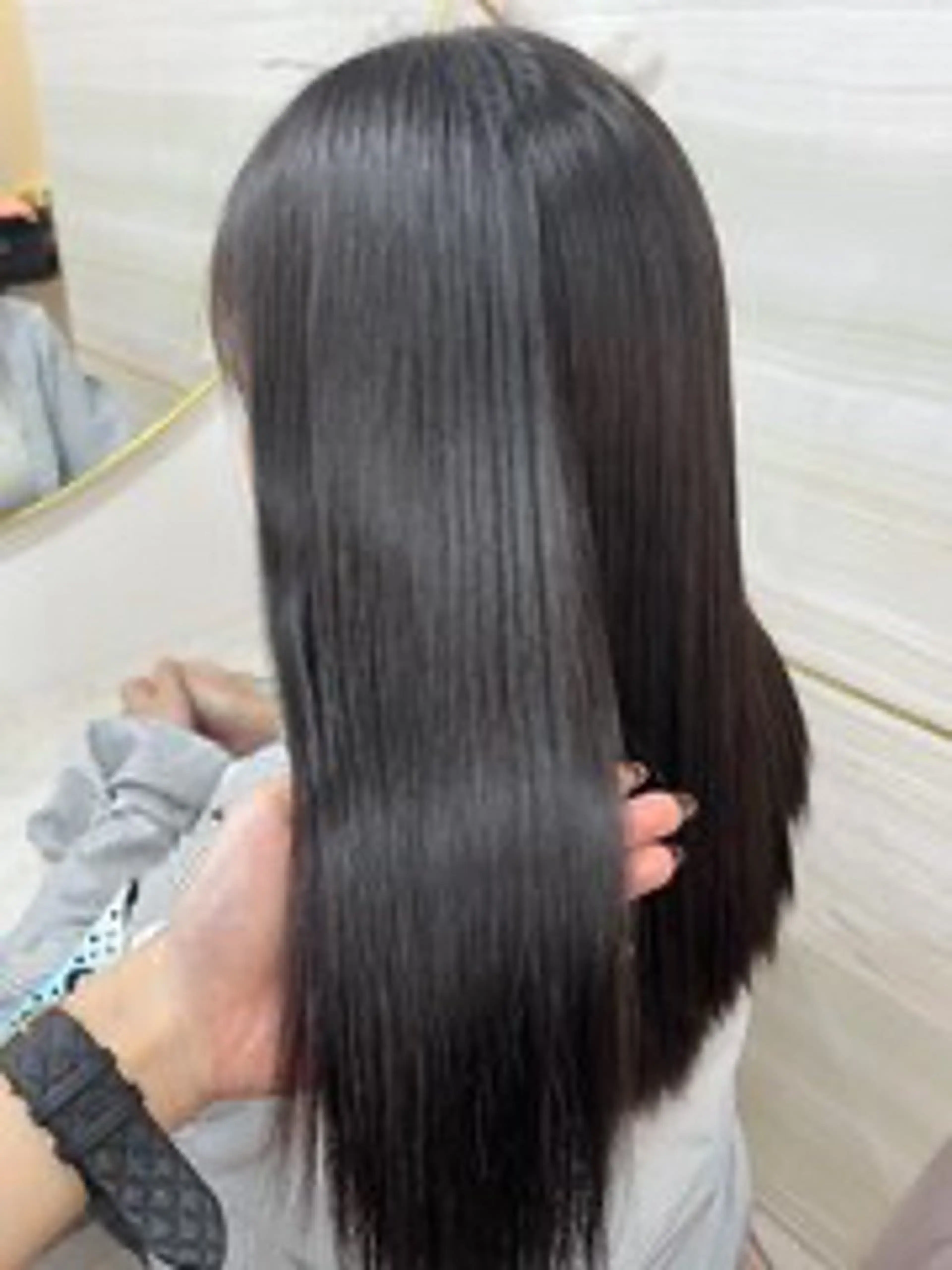 ロング カラー elu あやね 🤍🫧カラーモデルのヘアスタイル