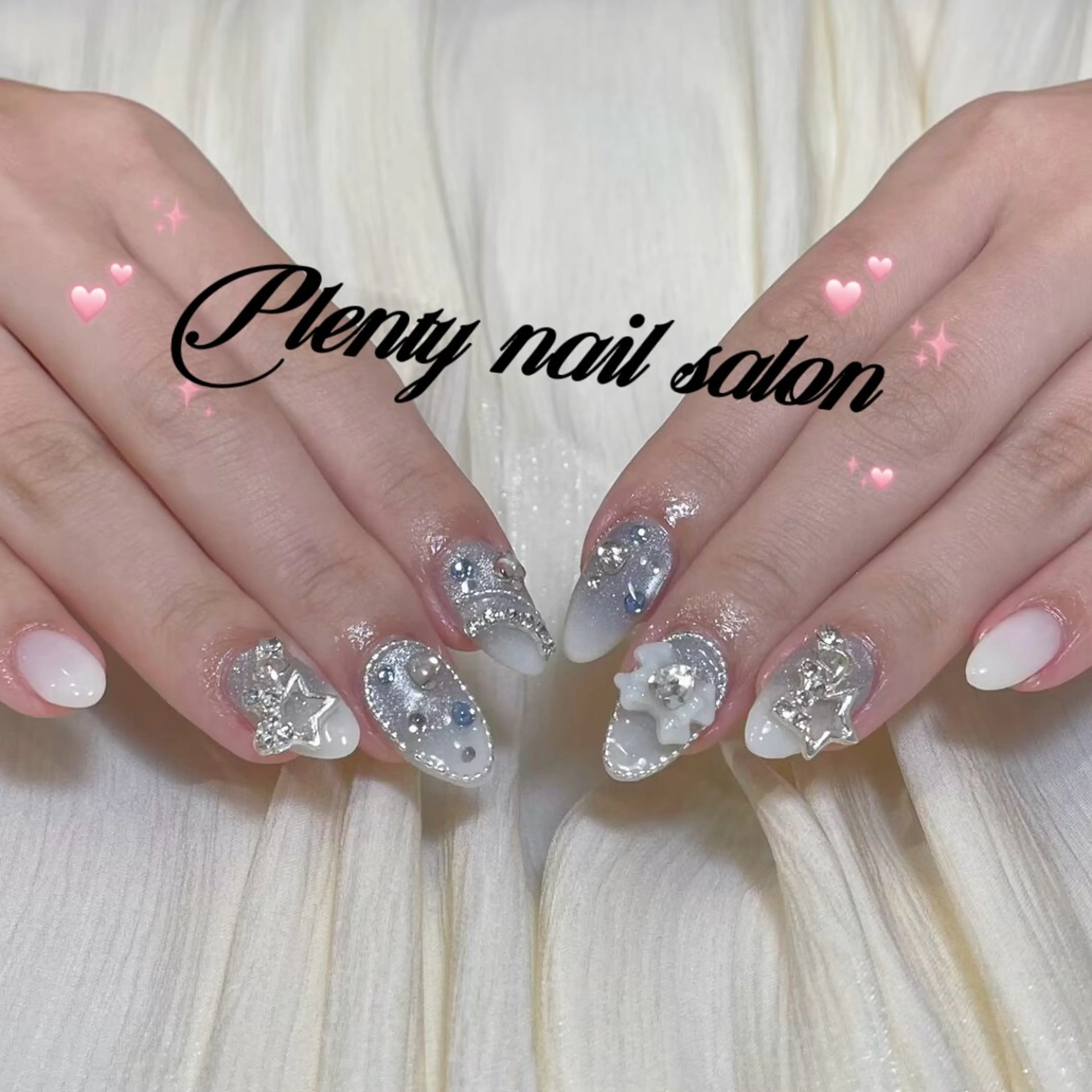 ネイル アートネイル オーロラネイル キラキラネイル 韓国ネイル マグネットネイル ハンドネイル ハンドケア Plenty 💞のネイルデザイン
