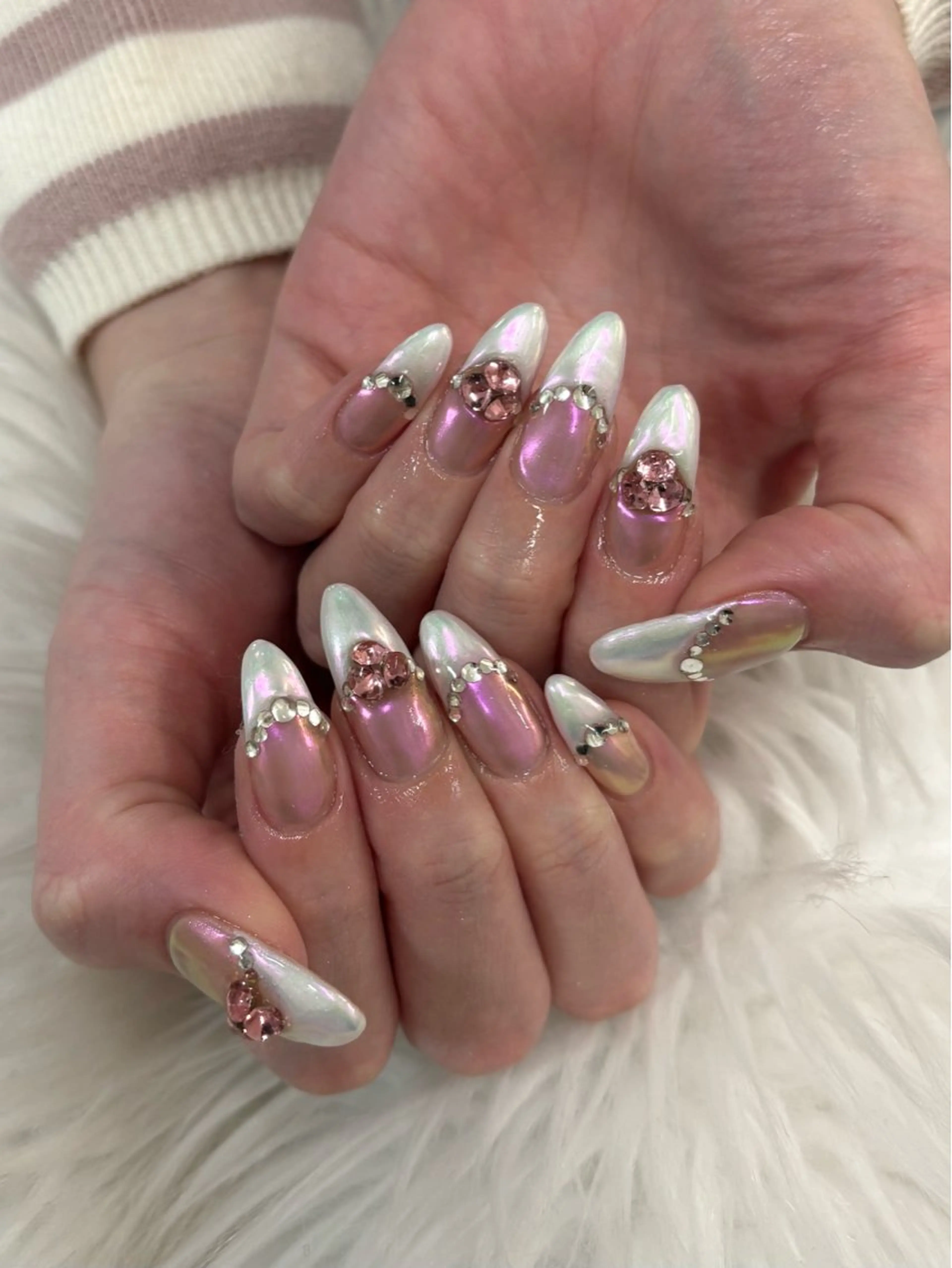 ネイル オーロラネイル フレンチネイル ピンク ハンドネイル GRACE Rioのネイルデザイン