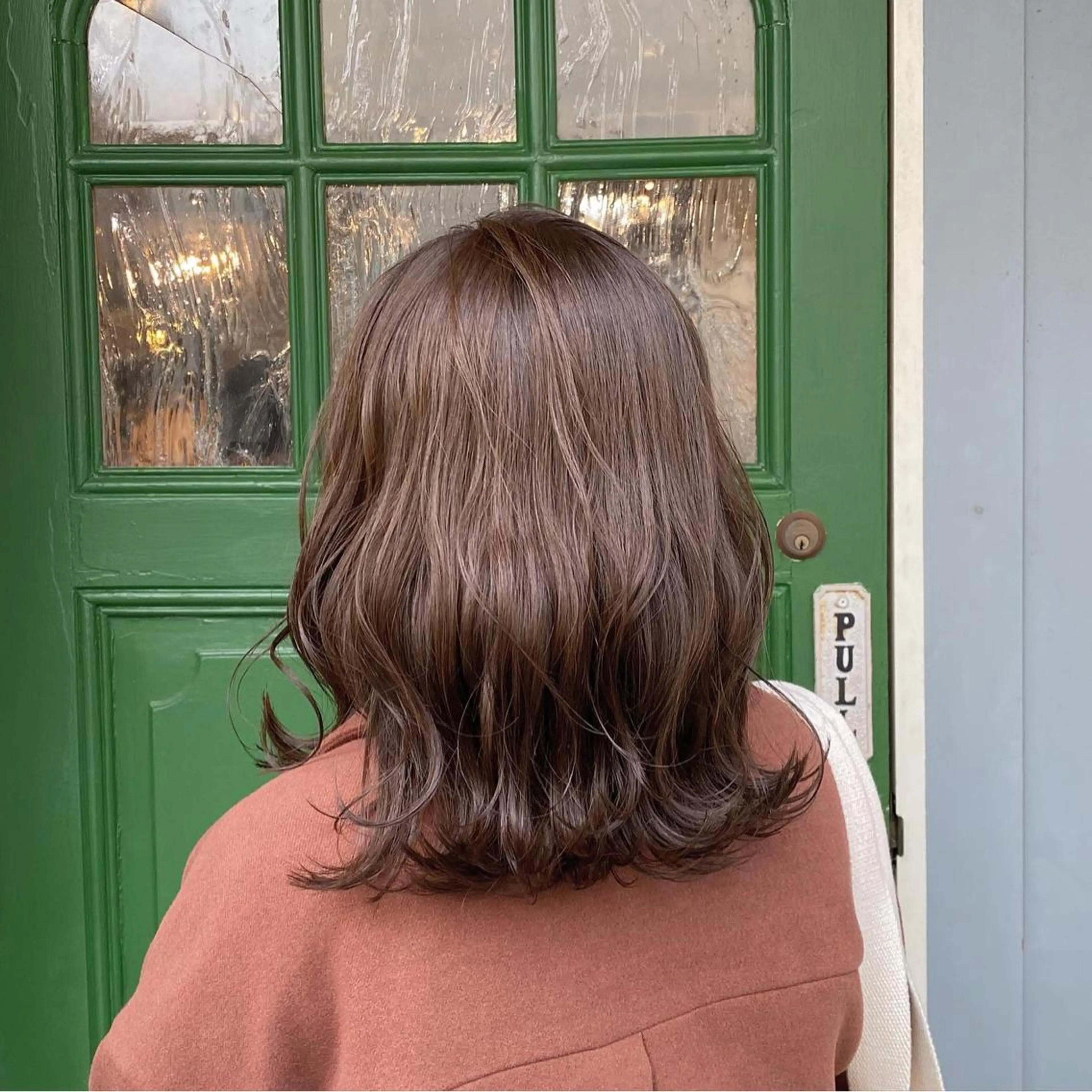 ミディアム カラー アッシュ アッシュブラウン ブリーチ ブラウンカラー 透明感カラー カット ヘアカラー ヘッドスパ BRITS 渡辺 菜々子のヘアスタイル