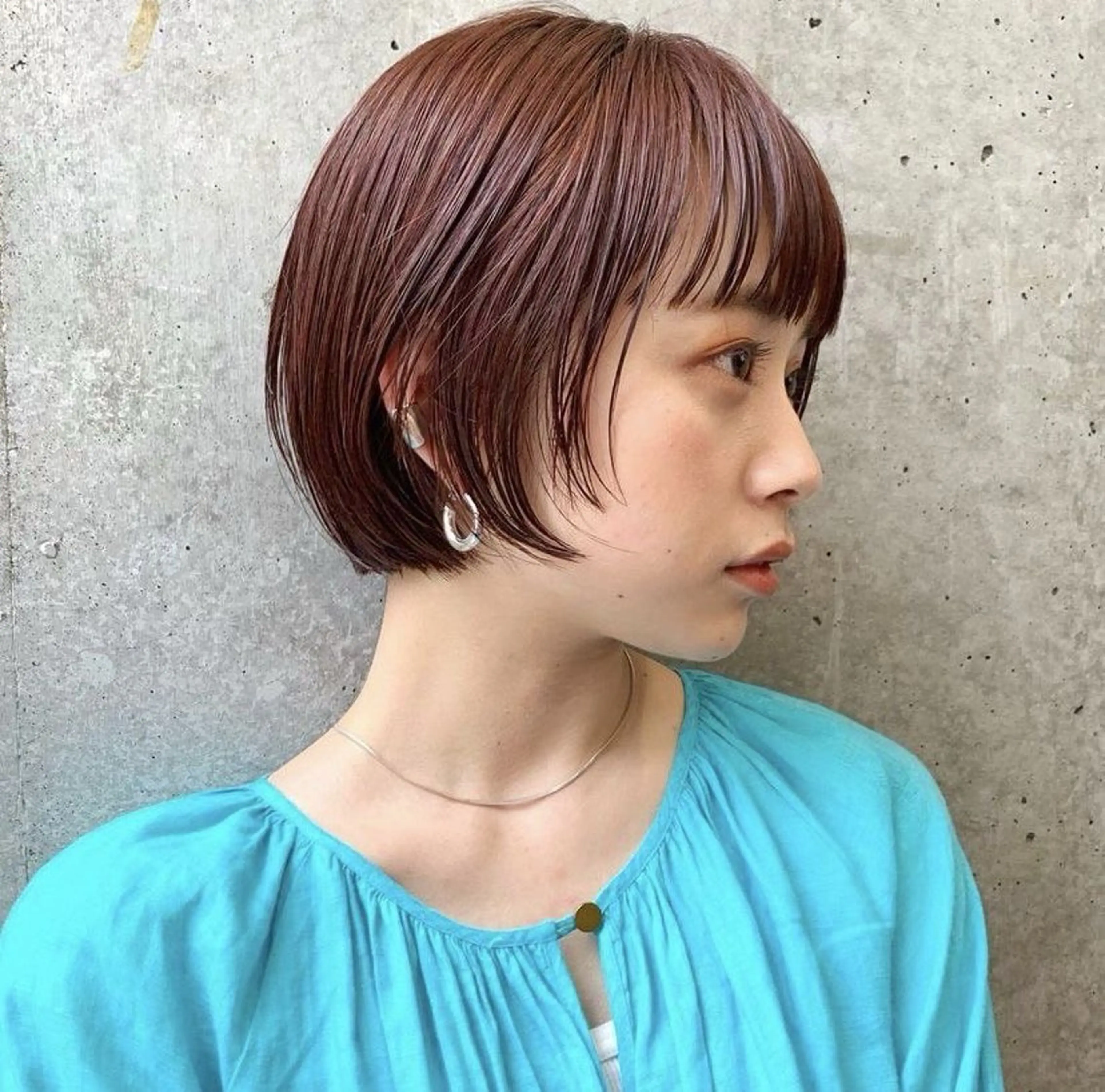 ショート 学生 韓国風ヘア おくれ毛 小顔カット 早藤 芙麗有のヘアスタイル