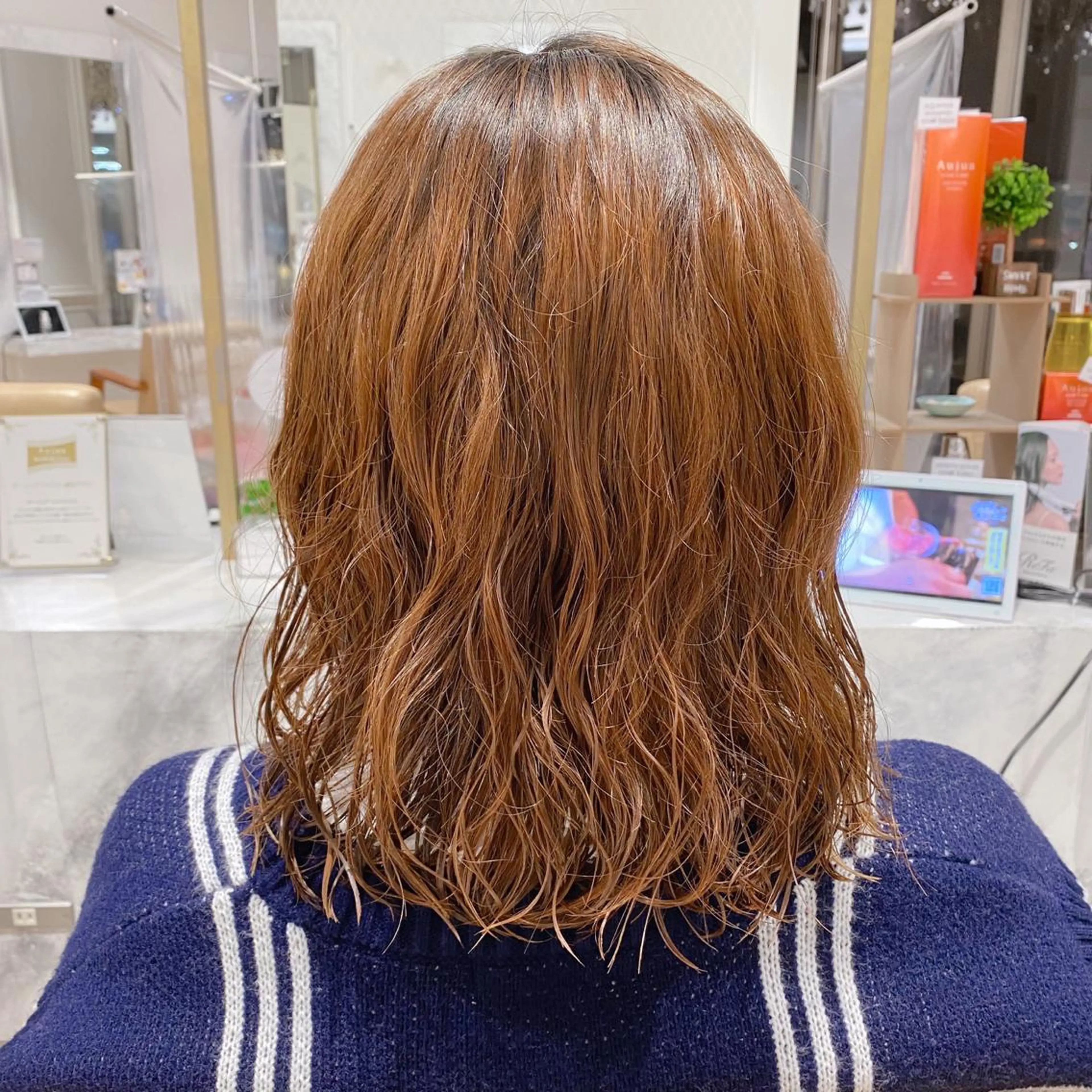 ミディアム パーマ 三好 涼華のヘアスタイル