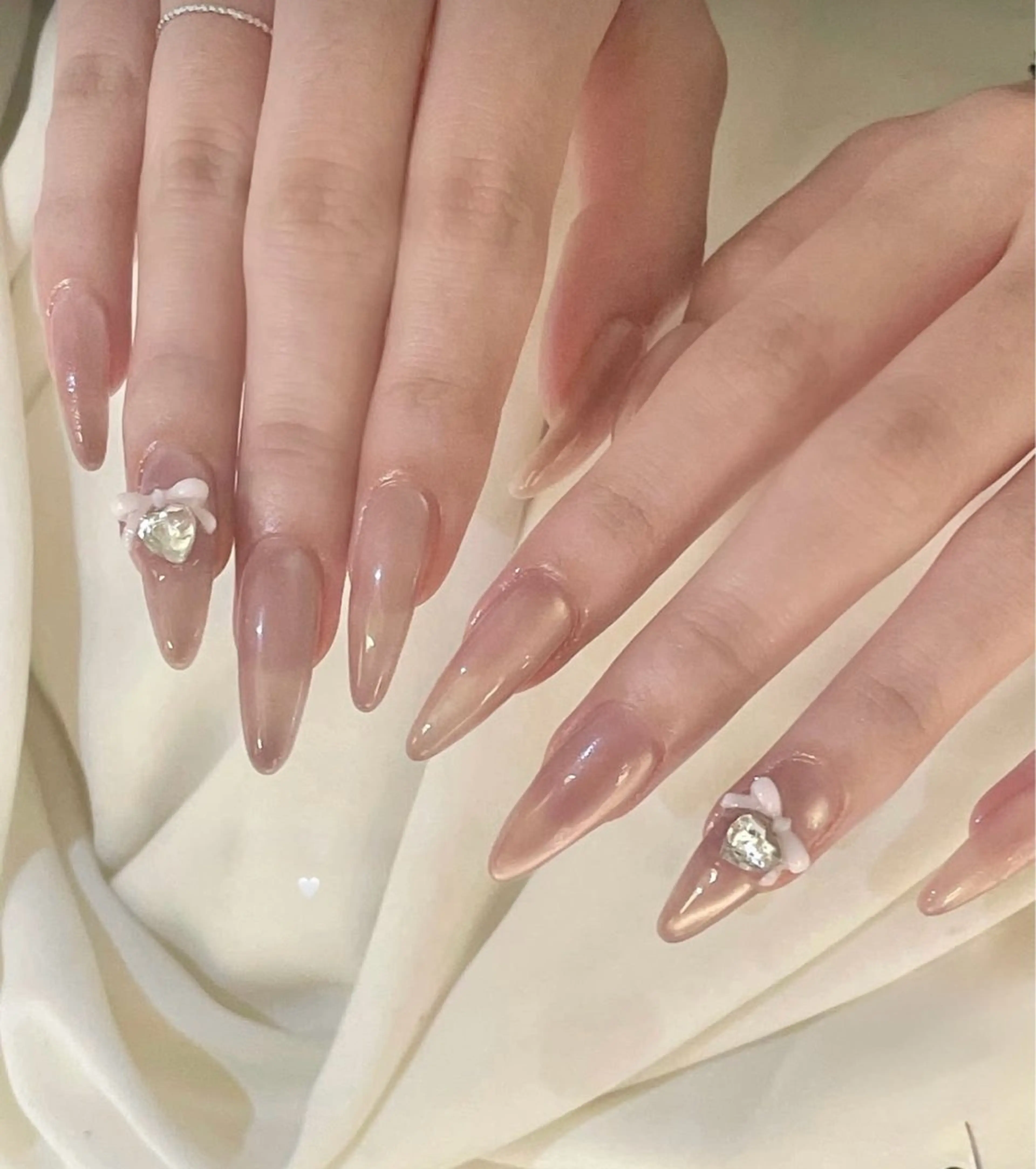 ネイル 韓国ネイル ニュアンスネイル シンプルネイル 春ネイル ワンホンネイル Nihonthy Nail 新宿のネイルデザイン