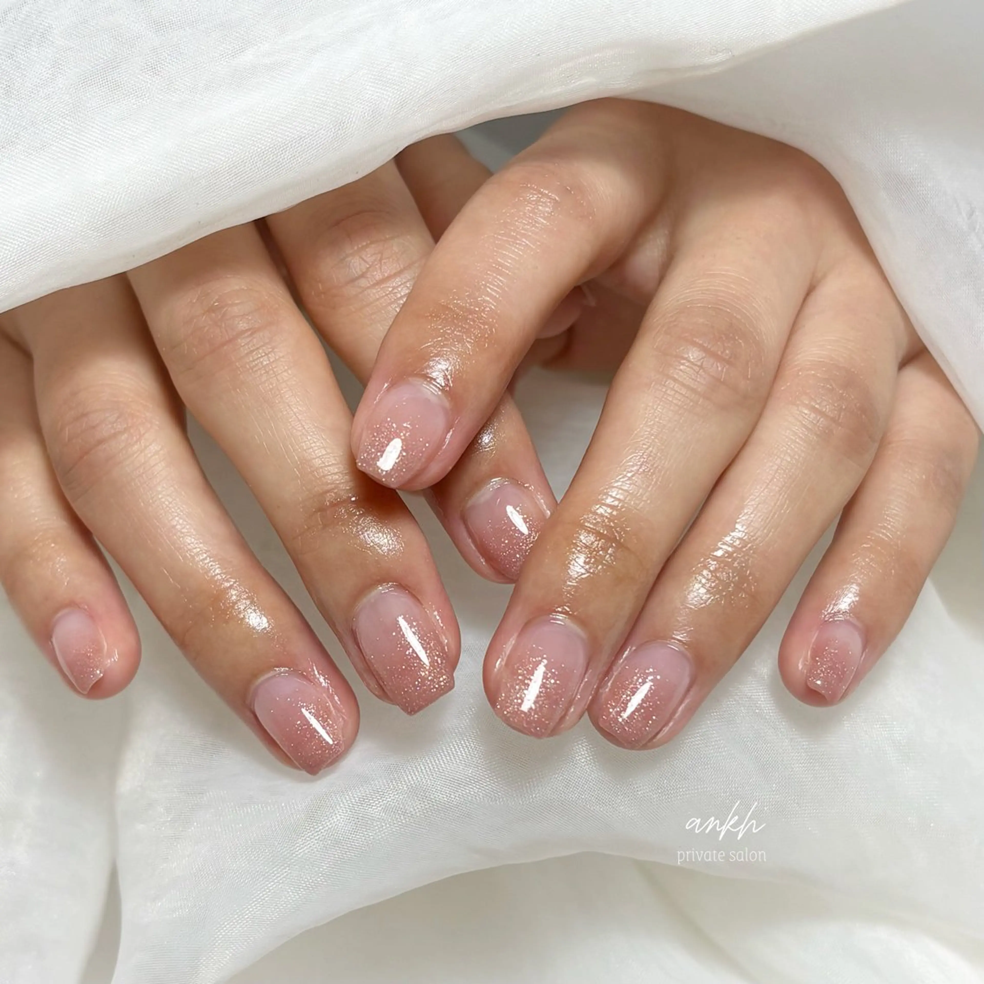 ネイル グラデーション ラメ(グリッター) ラメグラデーション オフィスネイル ankh. Minaのネイルデザイン