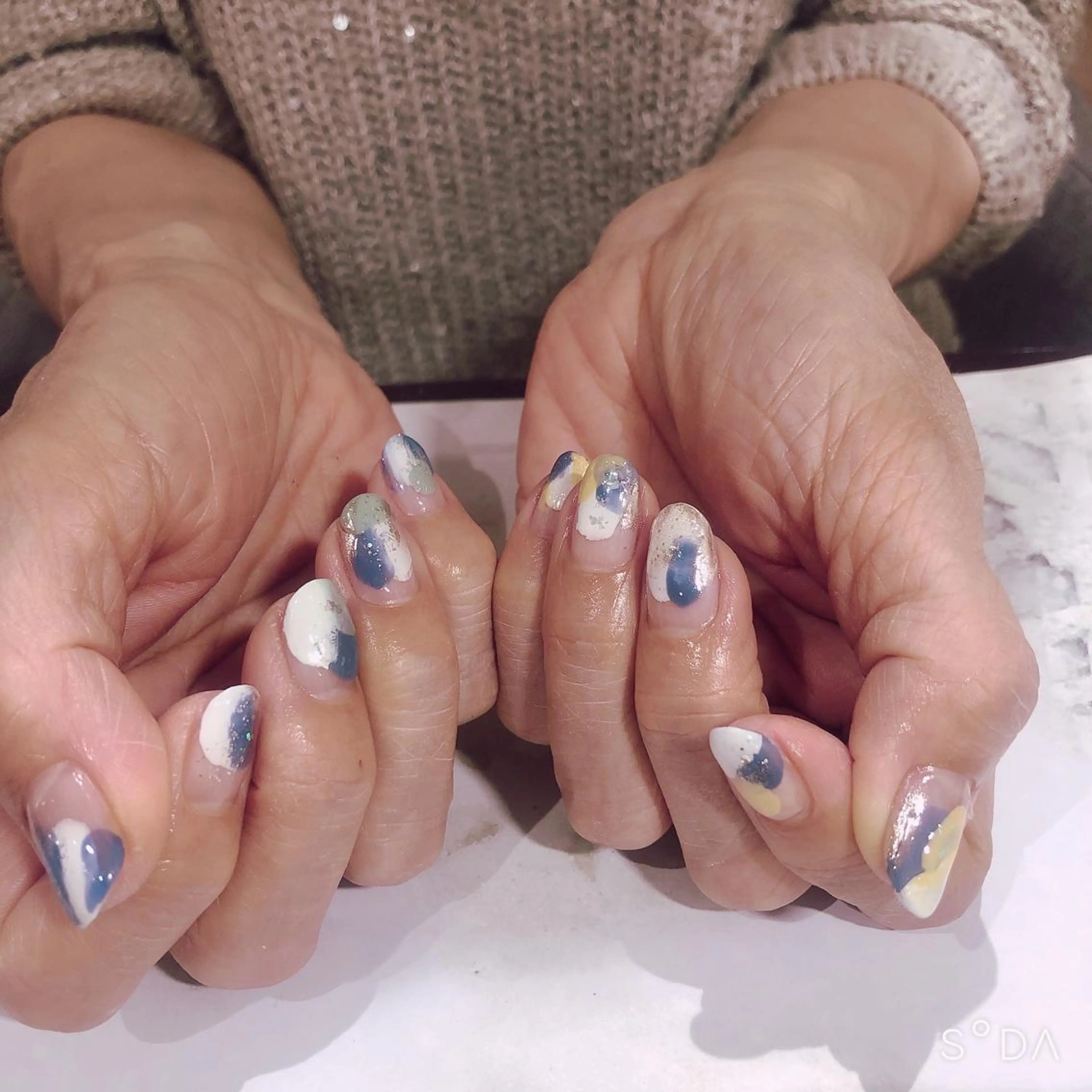 ネイル ニュアンスネイル ハンドネイル 吉野✨ ネイルデザイナー✨のネイルデザイン