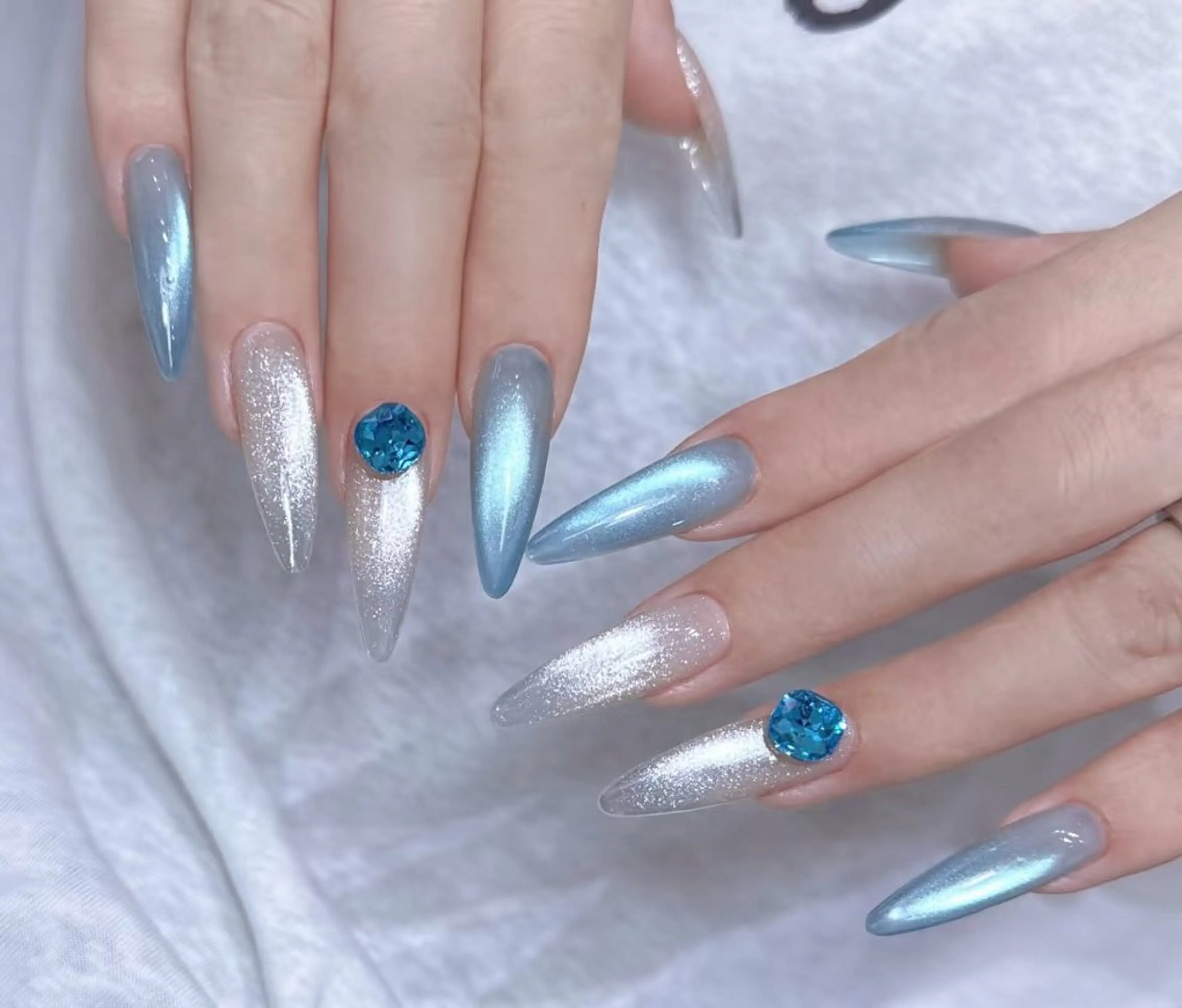 ネイル 高木 維麗絲のネイルデザイン