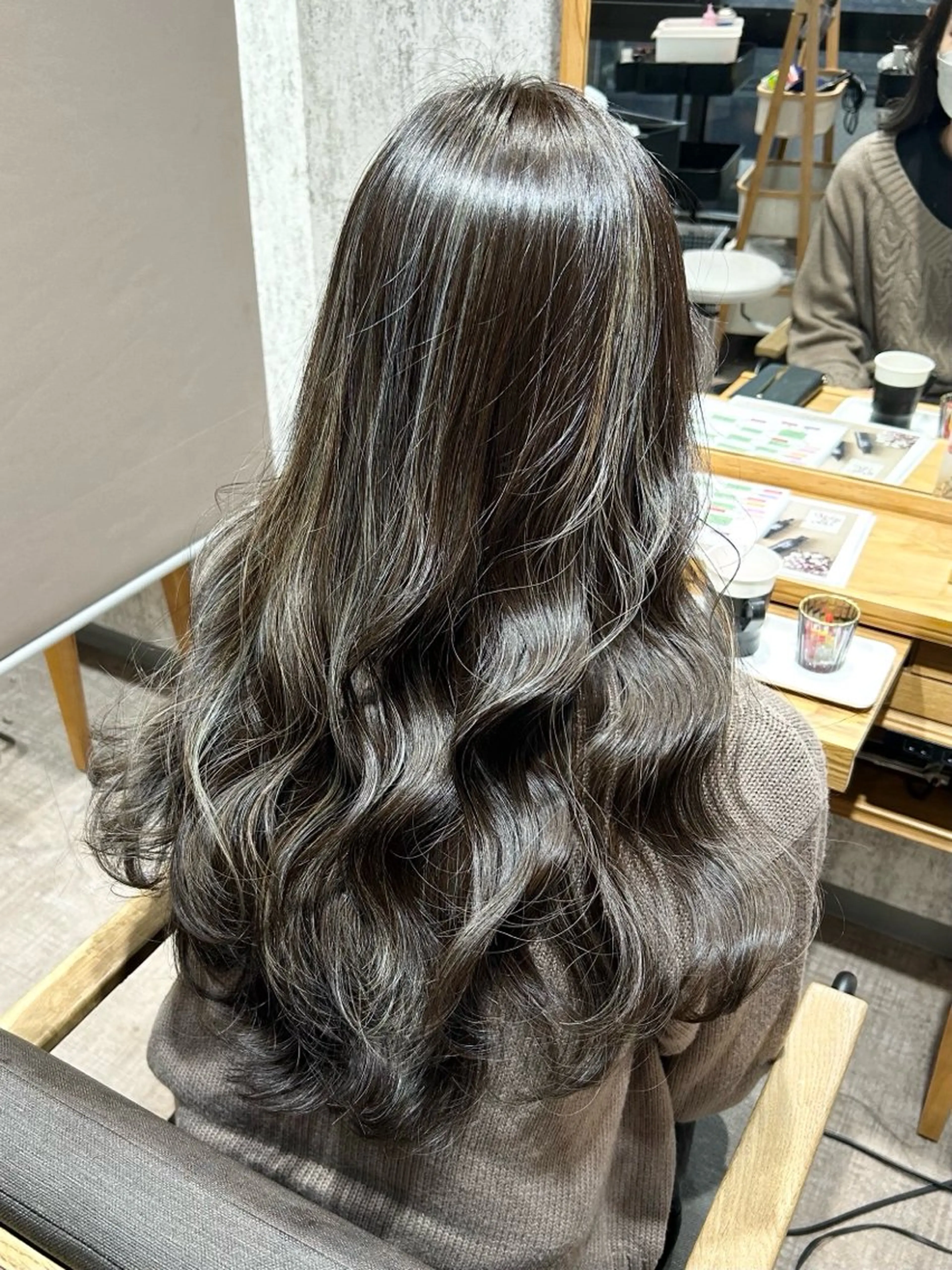ロング カラー 濱本 樹蘭のヘアスタイル