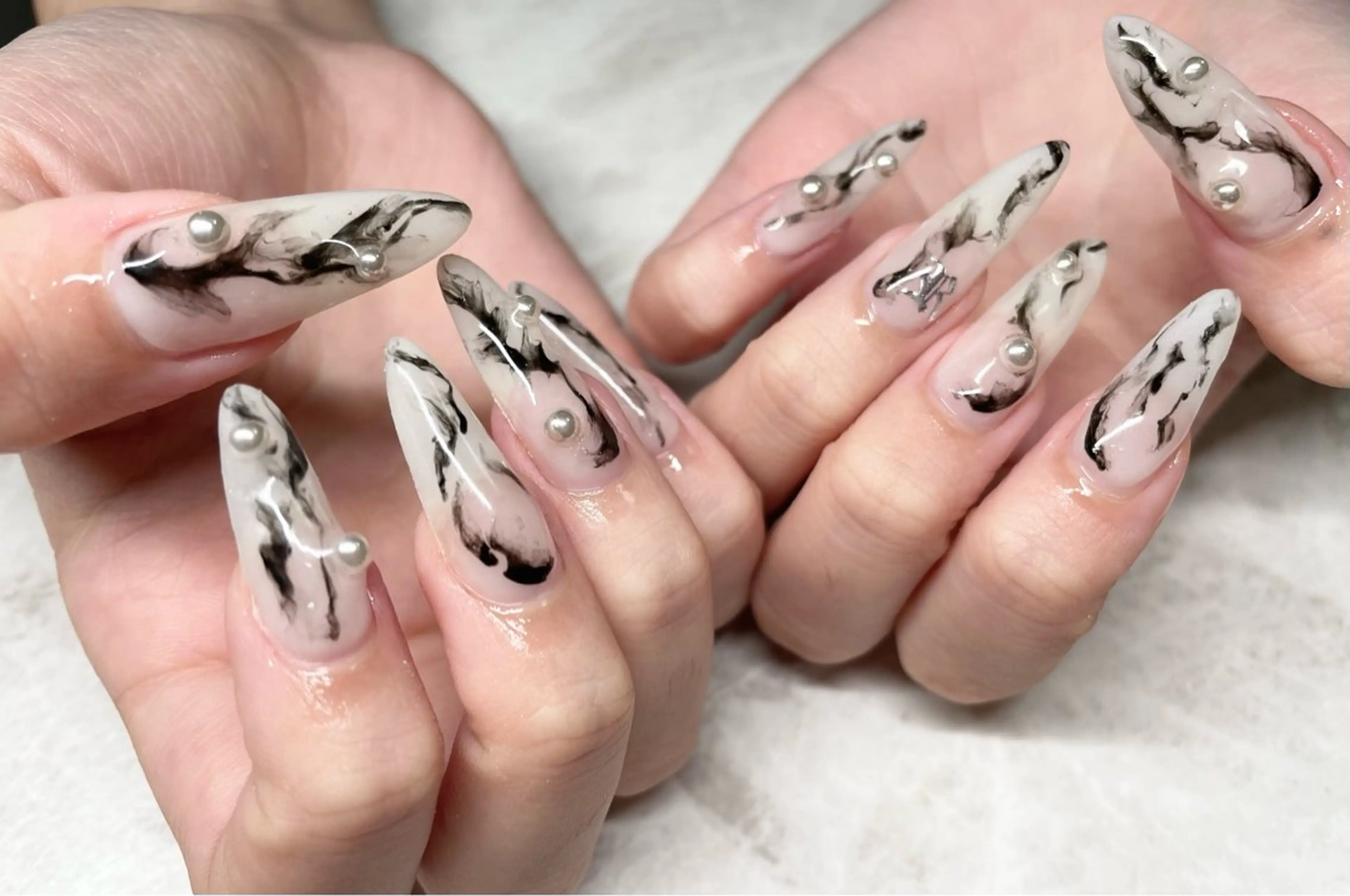 ネイル ハンドネイル Roi〈ロワ〉 Minakoのネイルデザイン