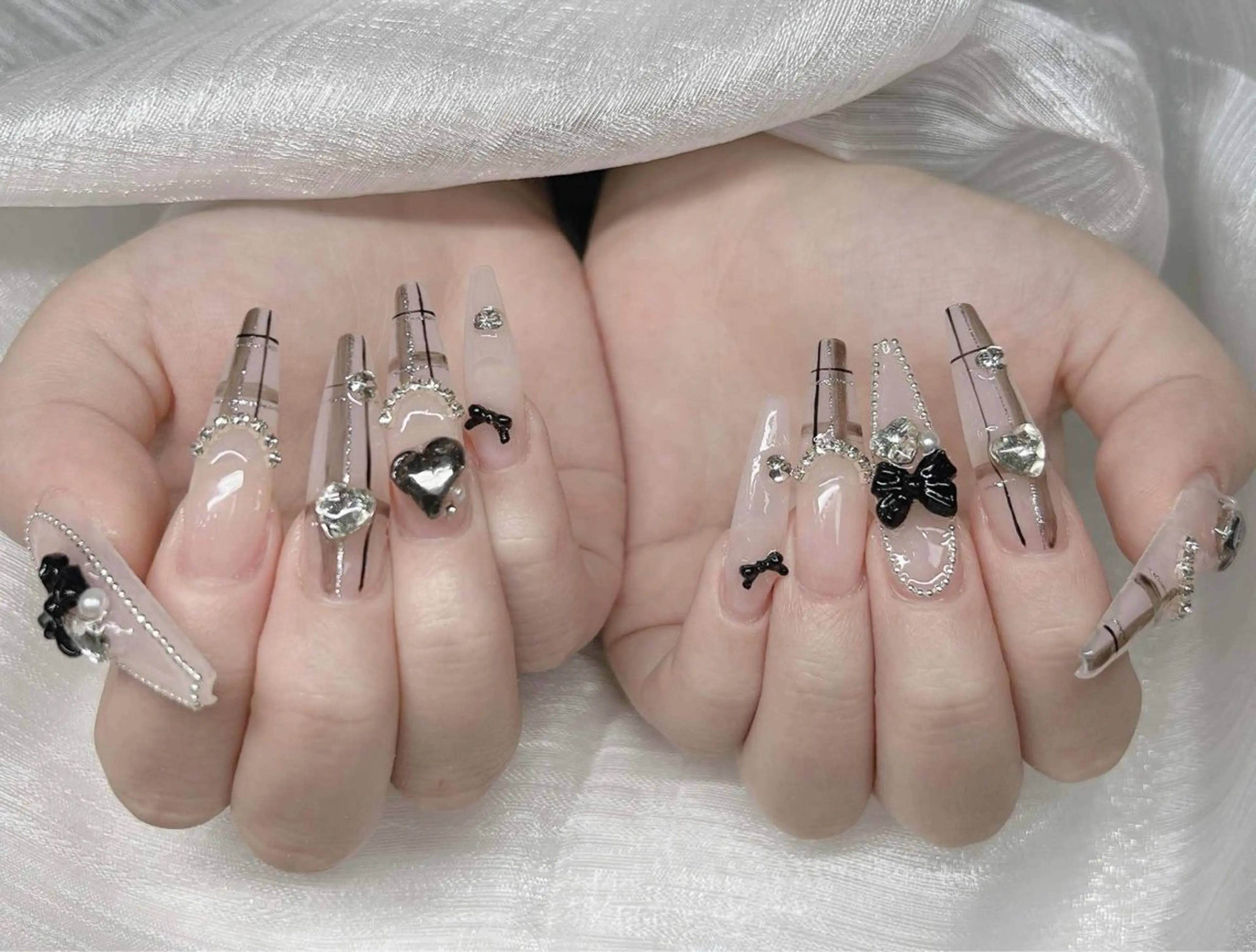 ネイル 長さ出し グラデーション 卒業式 キラキラネイル マグネットネイル ハンドネイル Lee Nailsのネイルデザイン