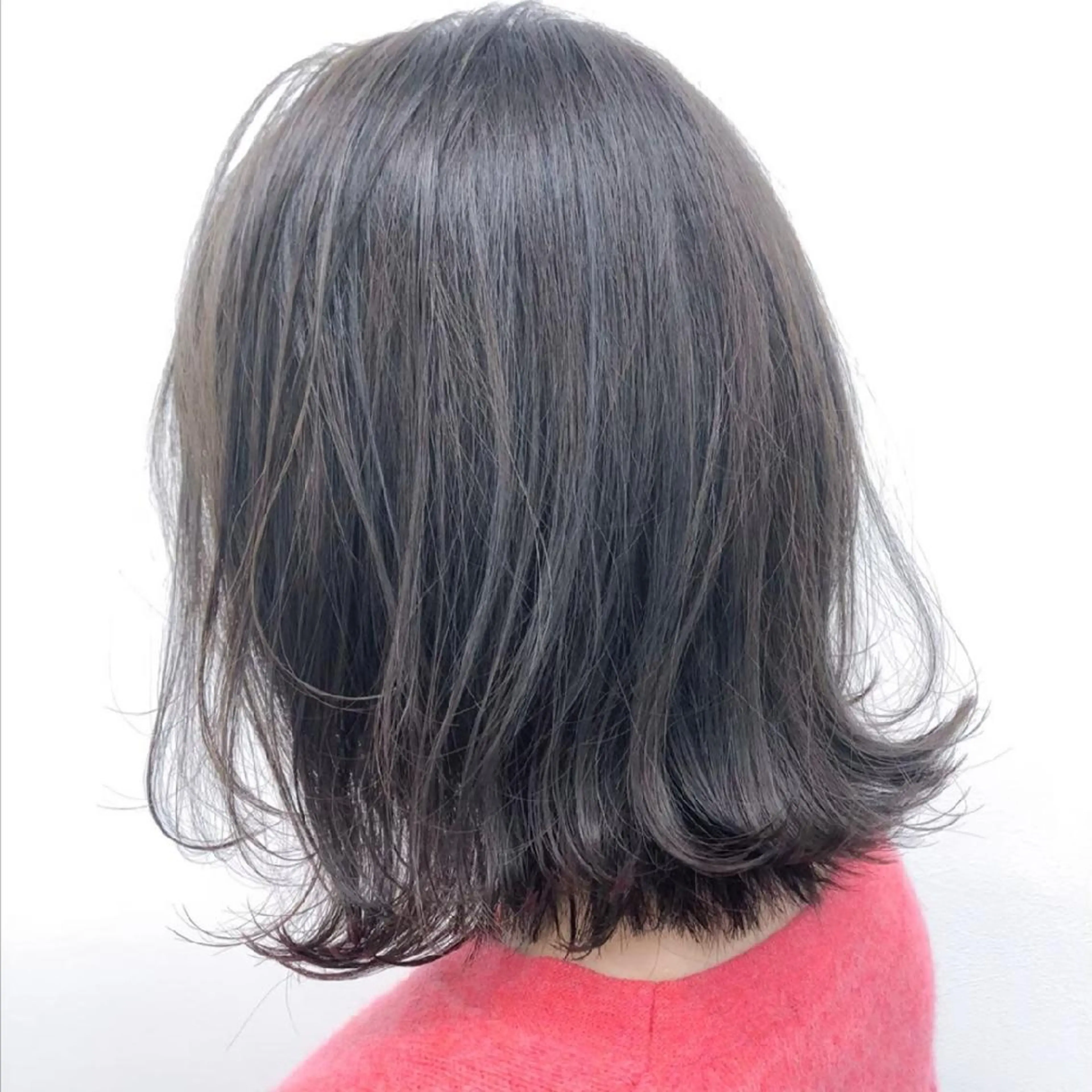 セミロング カラー 🤍💕ブリーチカラ ーAyaka💕🤍のヘアスタイル