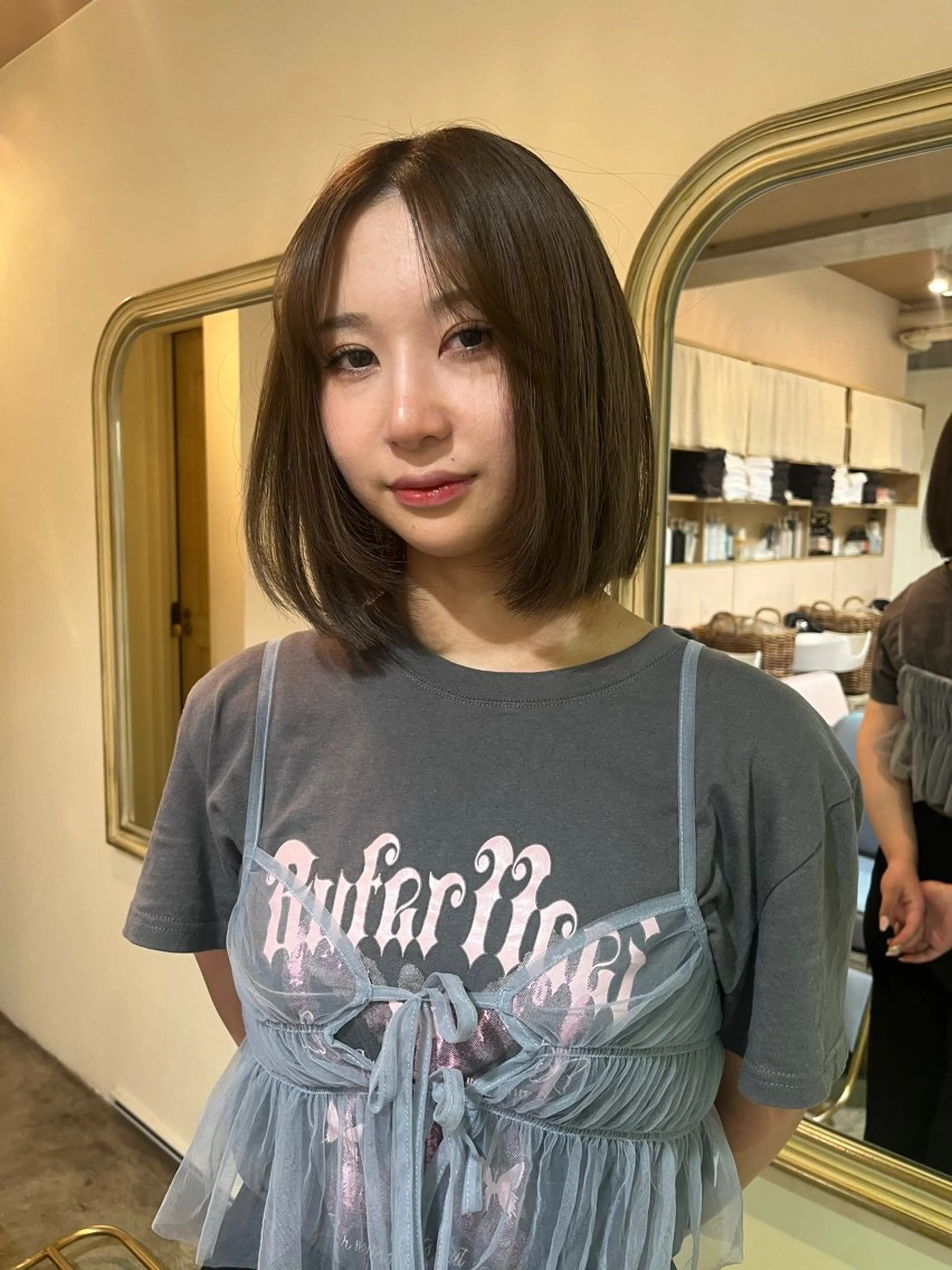 ミディアム ボブ 顔周りカット レイヤーカット カットモデル募集🤍 🐇anzuのヘアスタイル