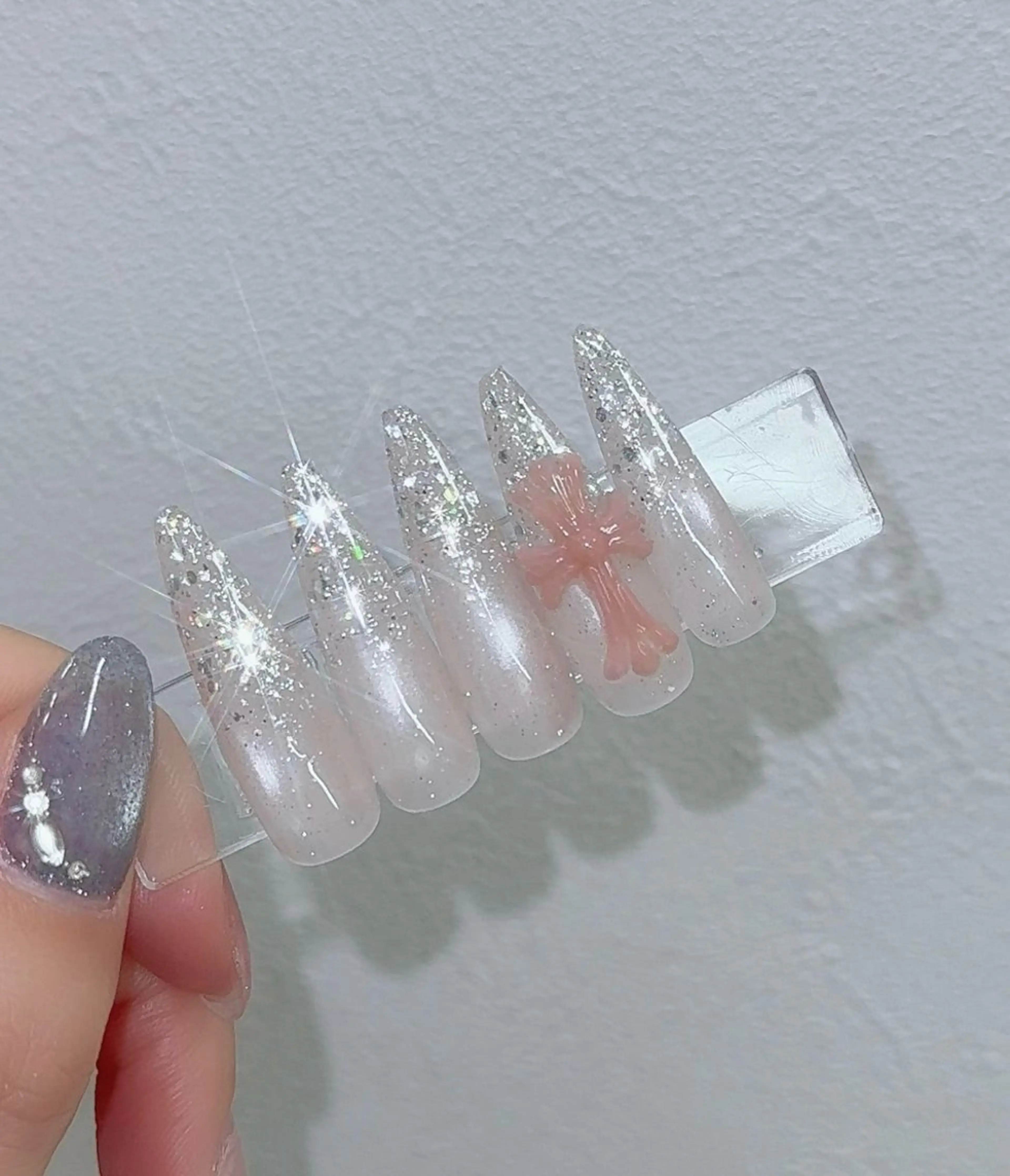 🎀hand🎀大人気♡10本長さだし♥ワンホンネイル♥大人気クロムネイル♥︎オフ無しの写真