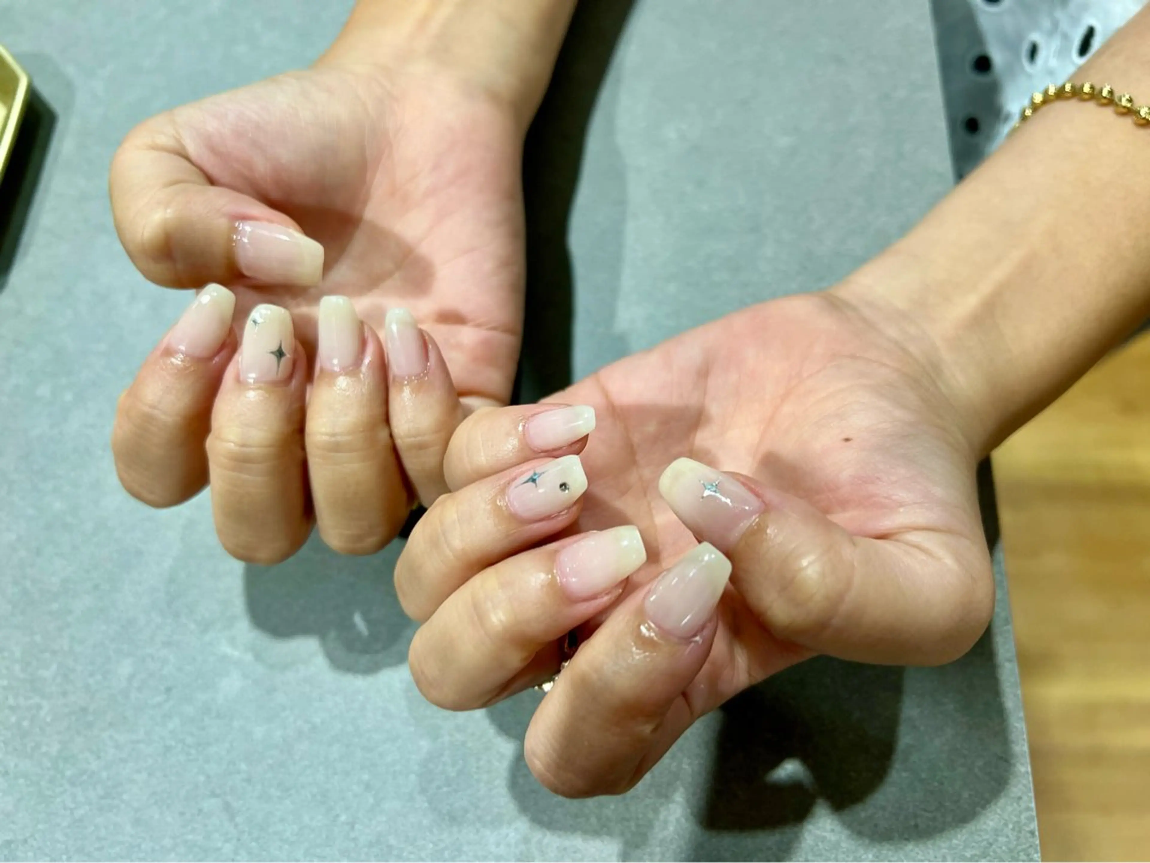 ネイル ワンカラーネイル ＆robe銀座 🪽tsuki🪽のネイルデザイン