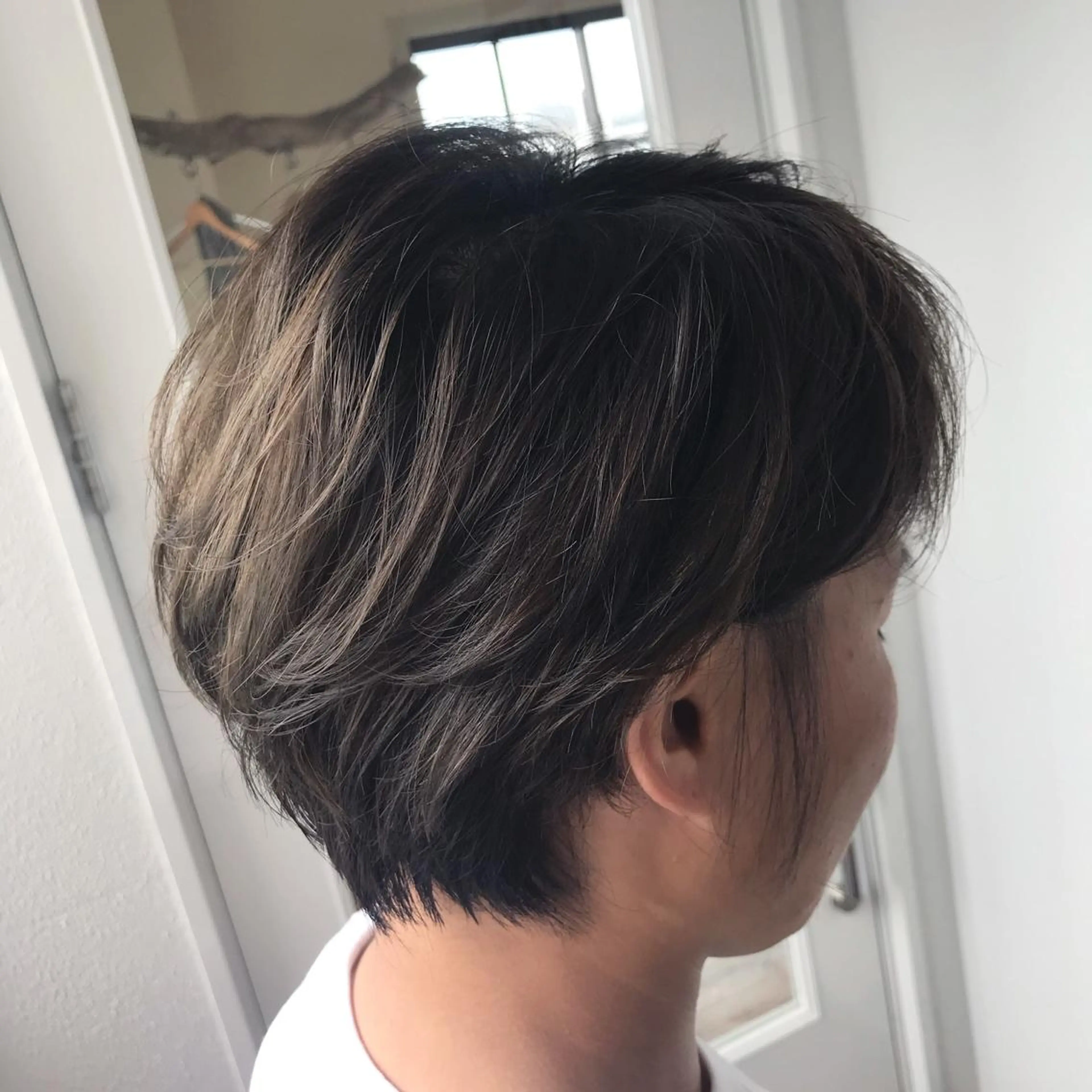 ショート カラー グレージュ ボブ 大嶋 宏隆のヘアスタイル
