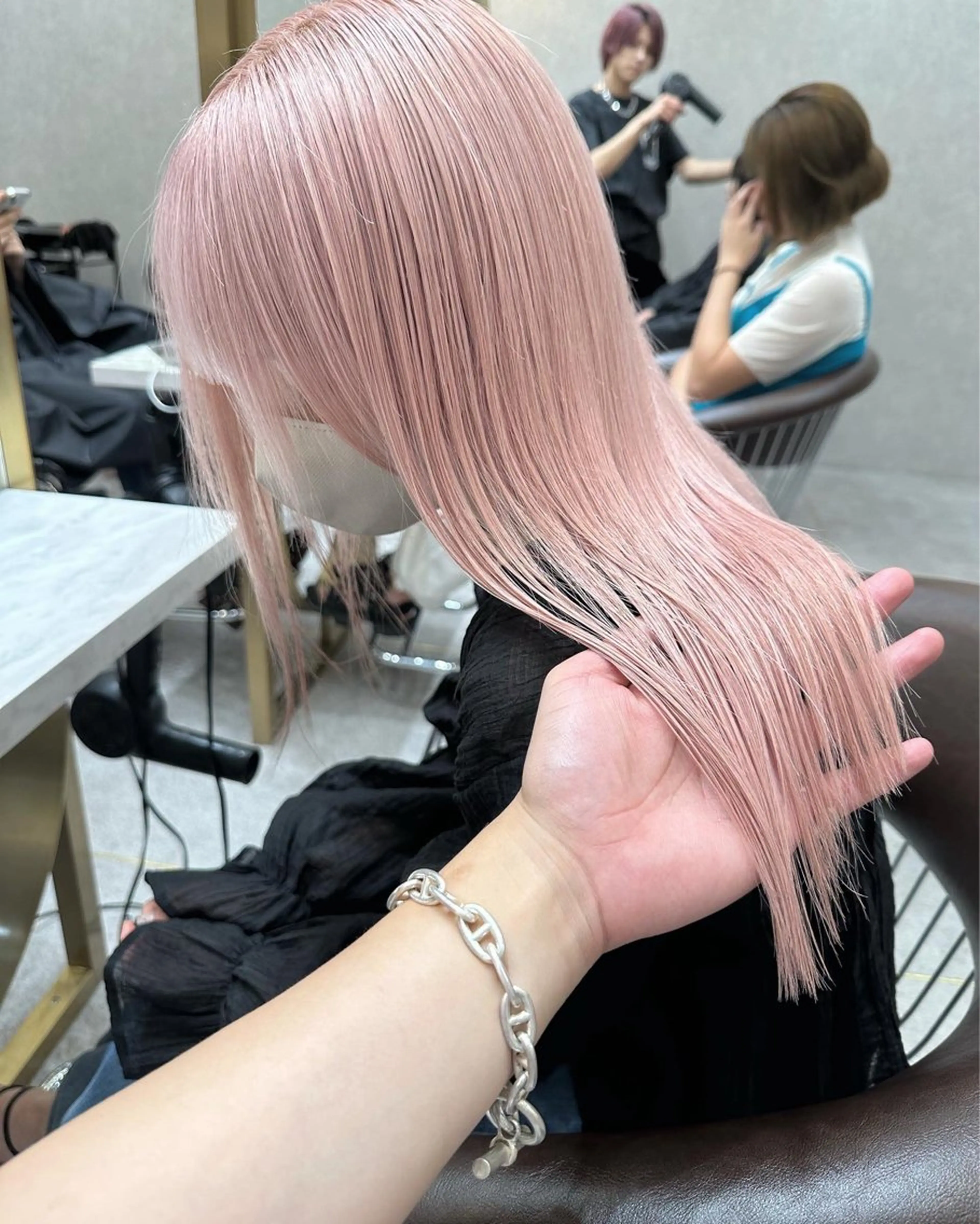 ロング 縮毛矯正 VEGA天神 ブリーチのヘアスタイル