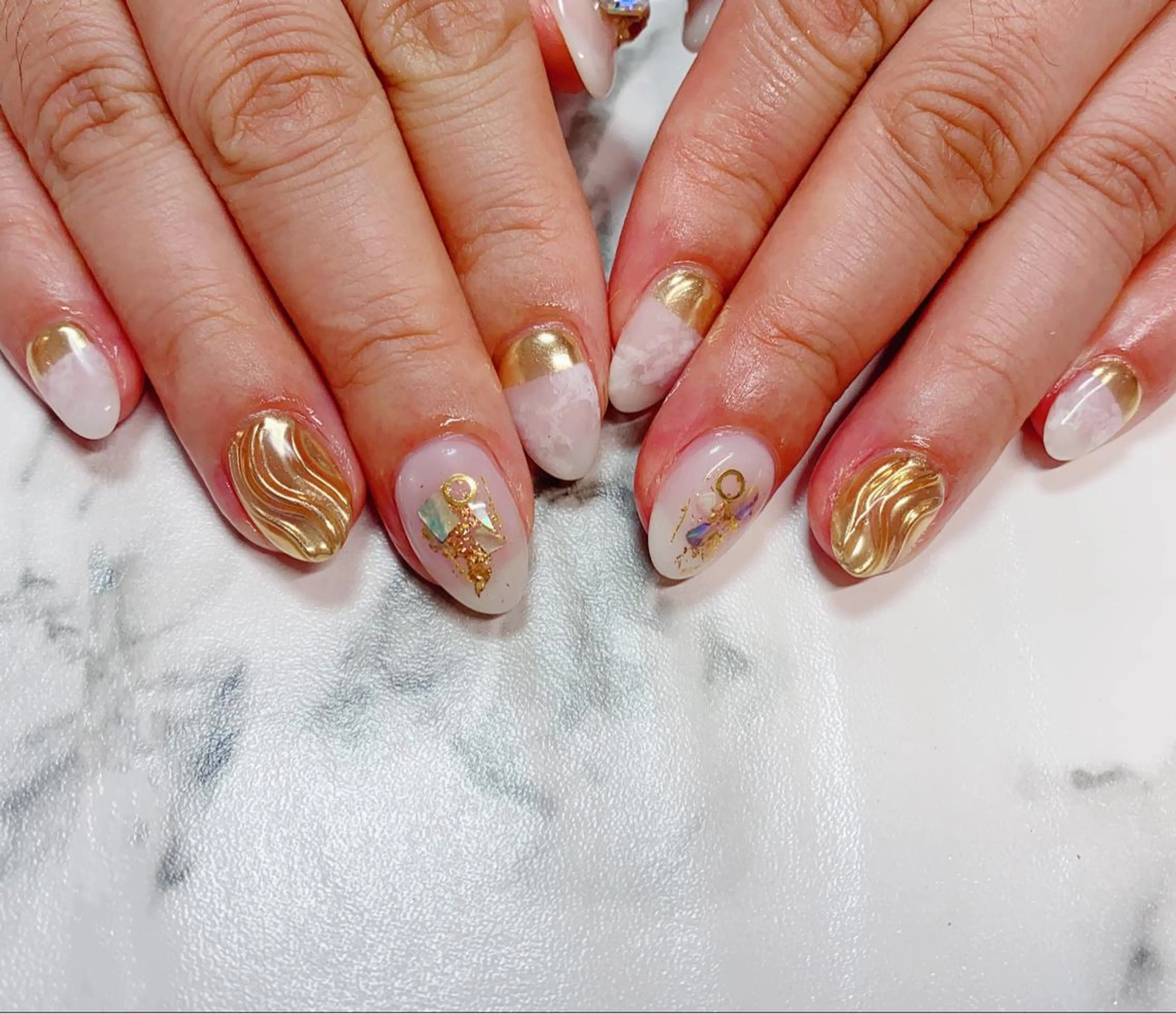 ロング カラー ネイル Q Free nailsのネイルデザイン