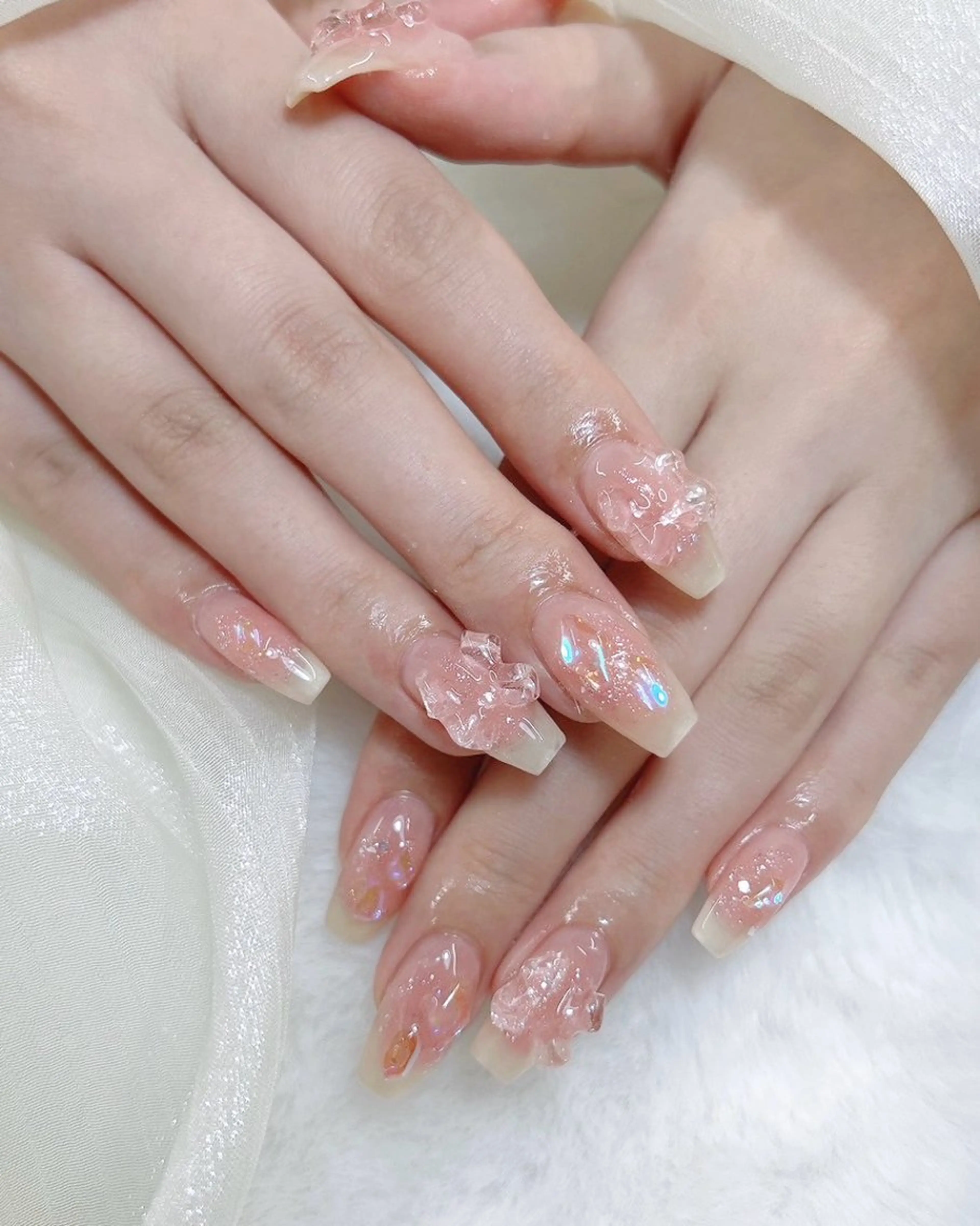 ネイル チークネイル フレンチネイル キラキラネイル 韓国ネイル ワンホンネイル ハンドネイル Speraネイル 大宮店🎀のネイルデザイン