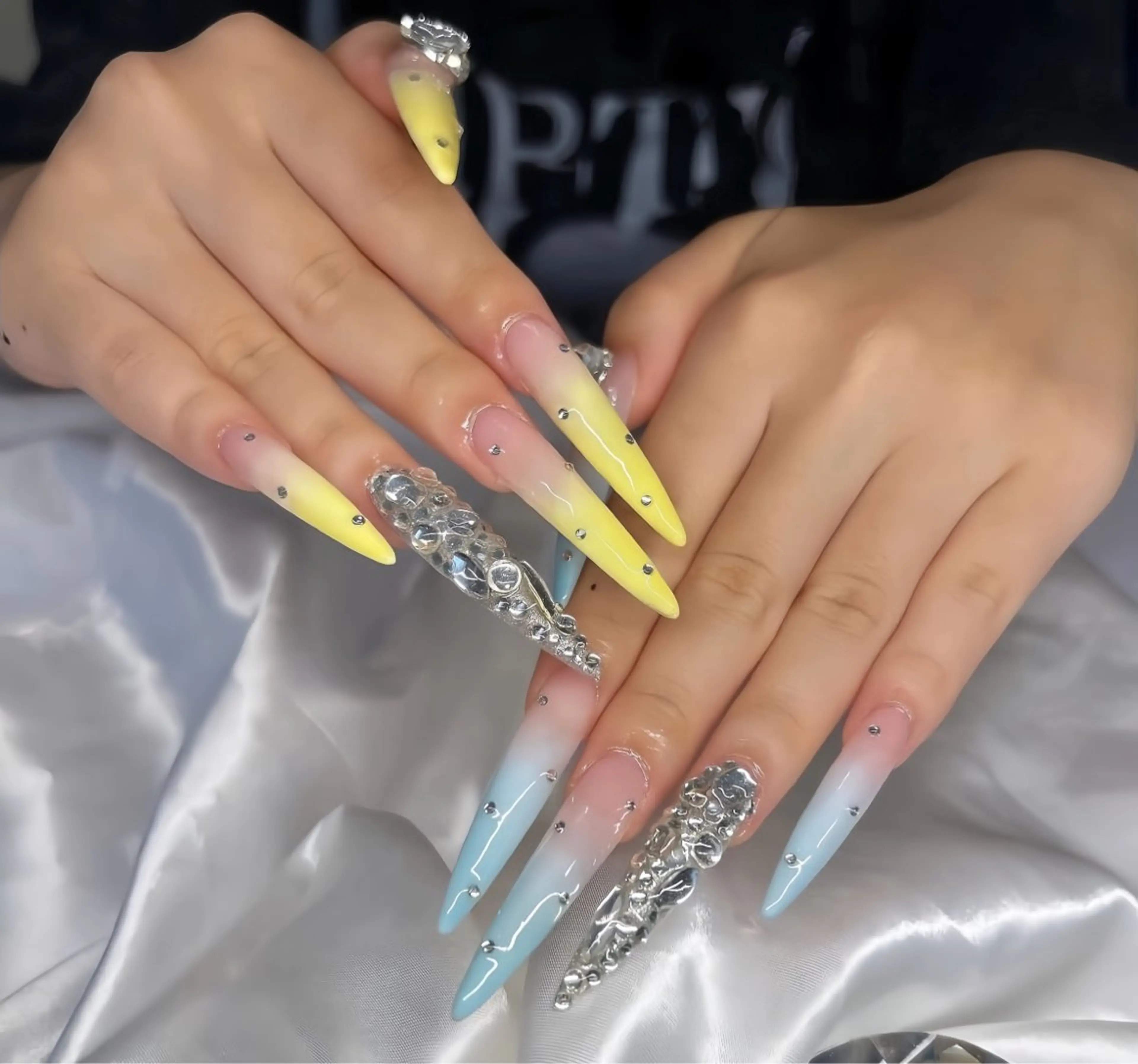 ネイル アートネイル フレンチネイル ジェルネイル 韓国ネイル ミラーネイル Rin Nail 新大久保店のネイルデザイン