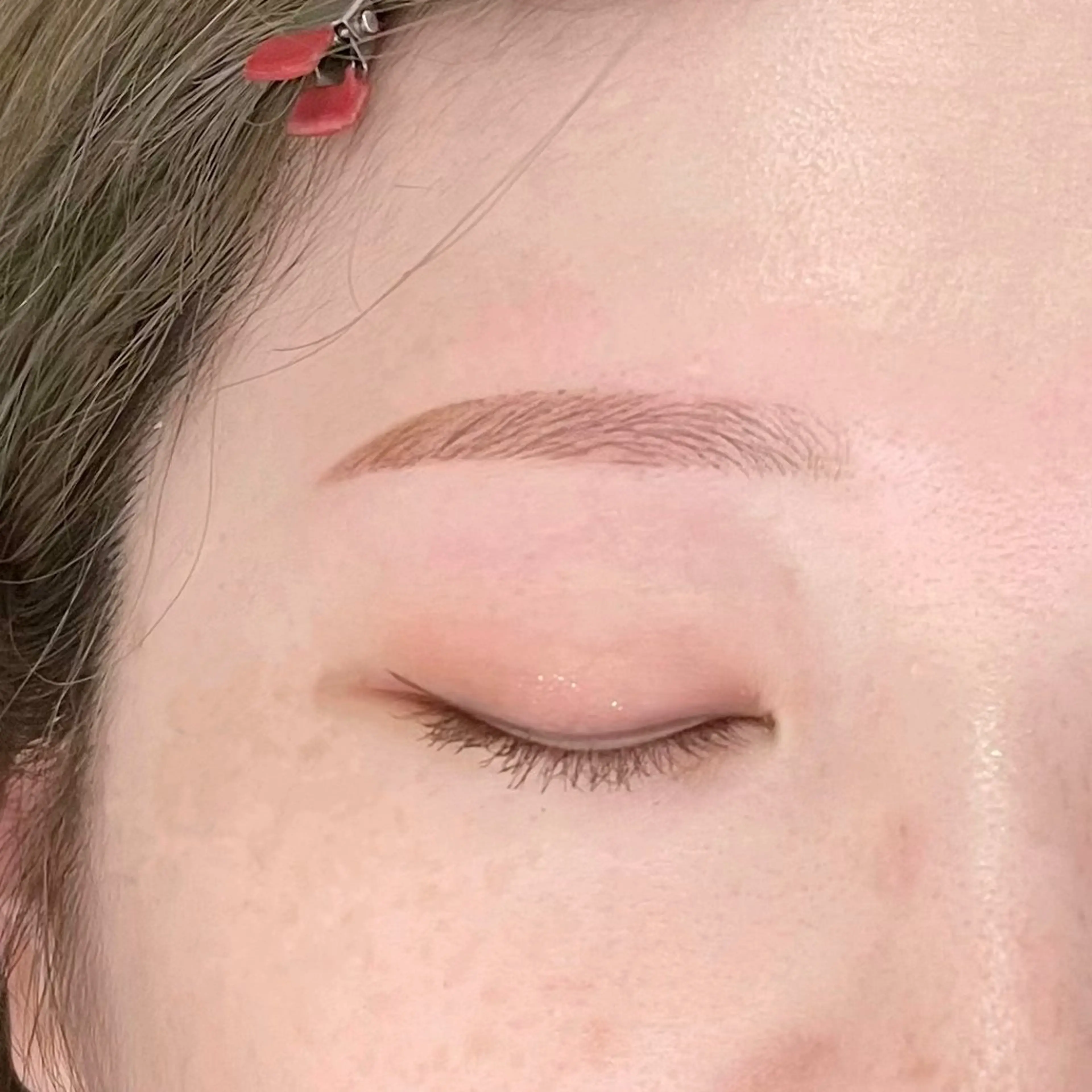 アイブロウ ワックス脱毛 眉カット その他(アイブロウ) crest表参道所属・浜田 碧の眉毛・アイブロウイメージ