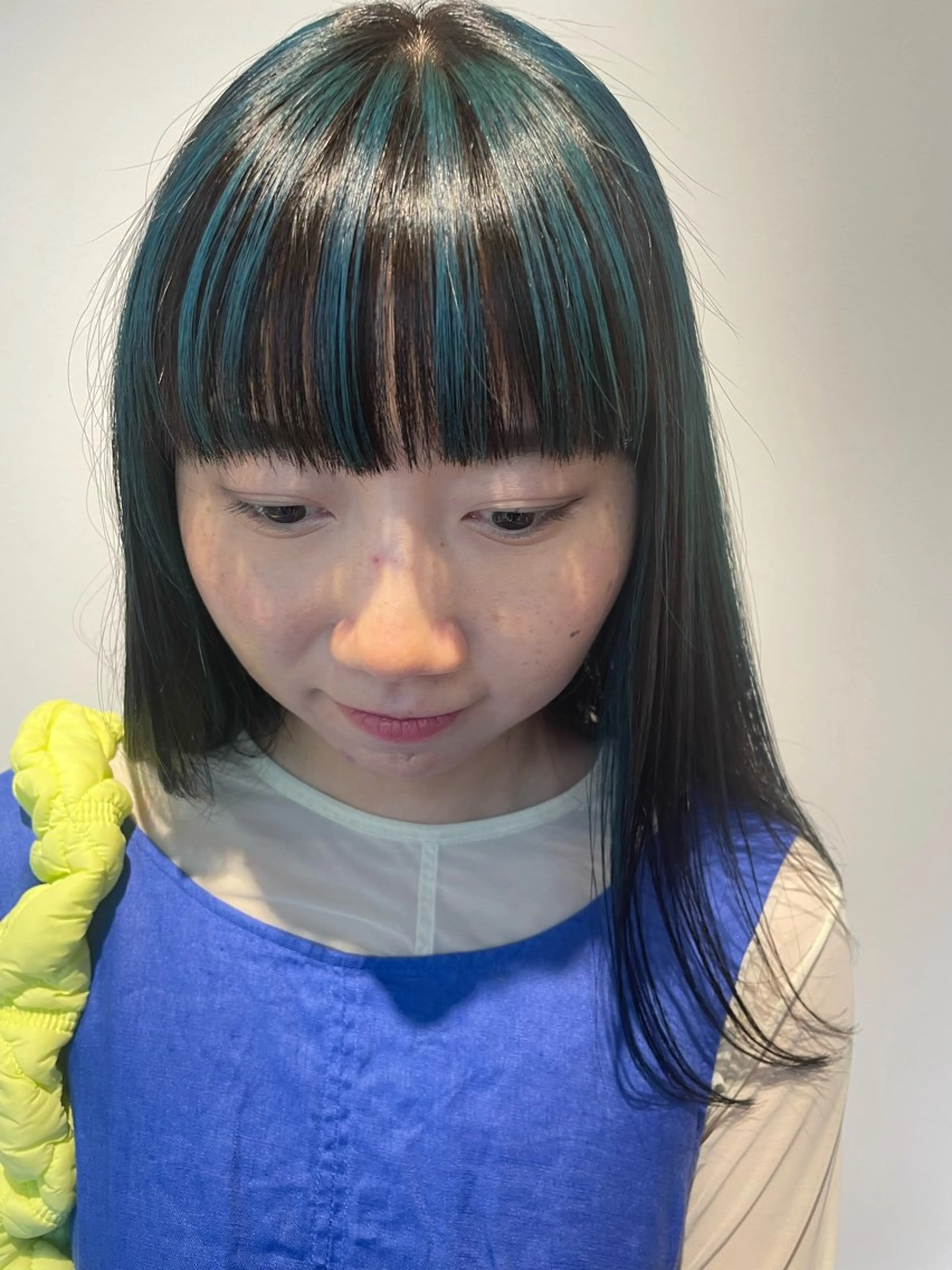 セミロング カラー ブルーカラー ブリーチ👩‍🦳/ ‪✂︎MANAMIのヘアスタイル