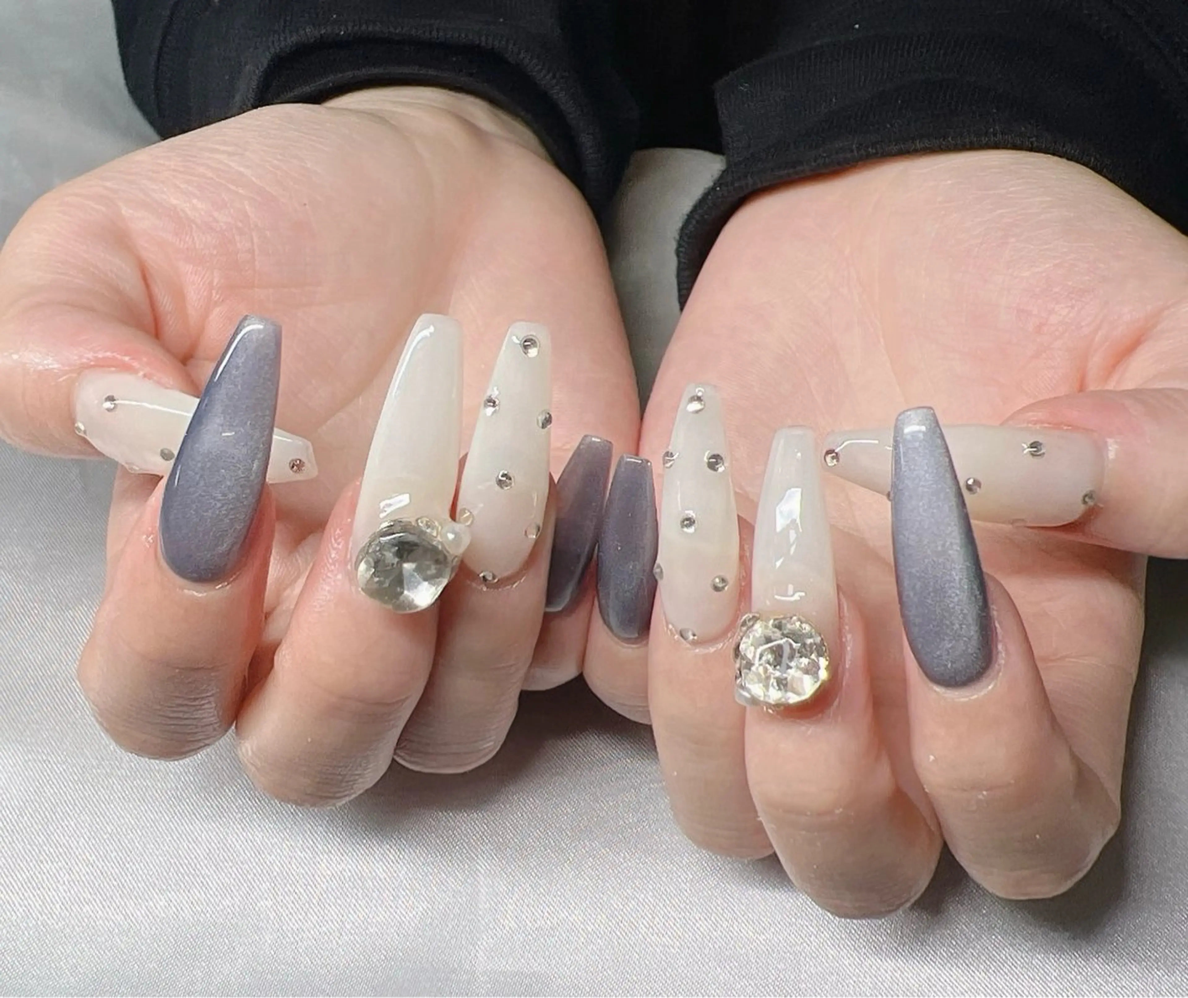 ネイル 長さ出し グラデーション キラキラネイル マグネットネイル ニュアンスネイル Lee Nailsのネイルデザイン