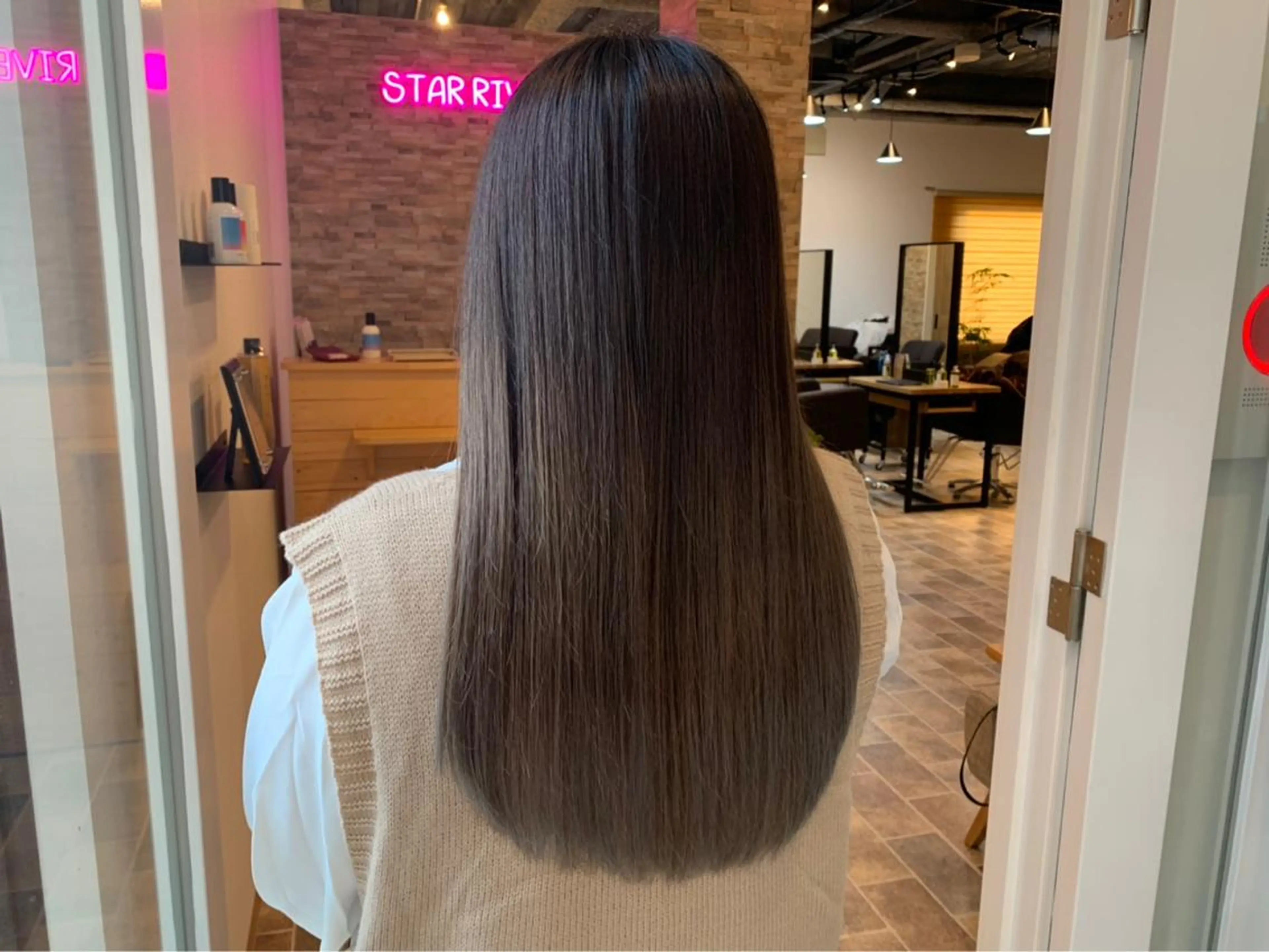 ロング ヘアカラー&縮毛矯正 STAR☆RIVERのヘアスタイル