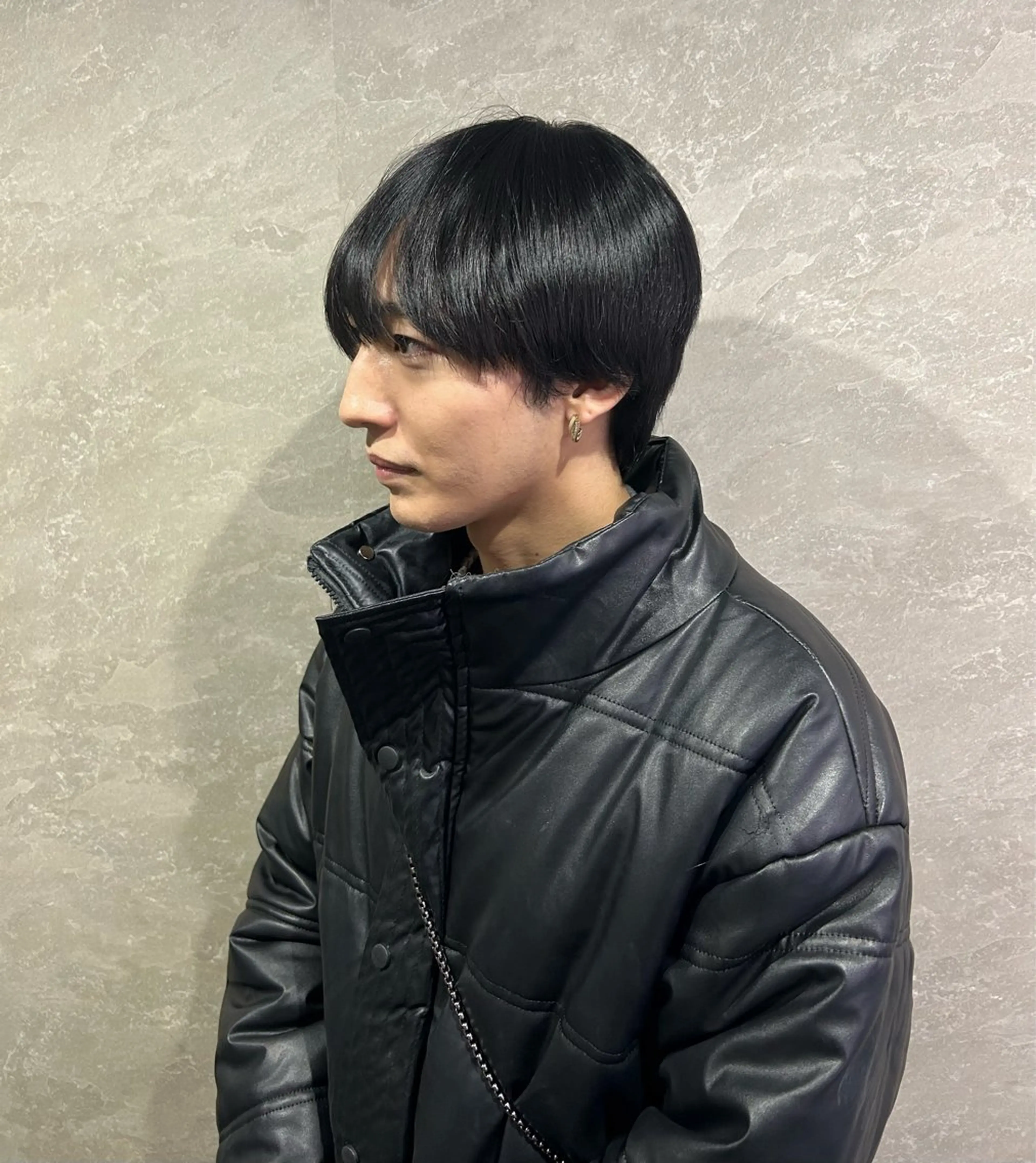 メンズ 新宿 韓国 シャドウパーマ 志龍のヘアスタイル