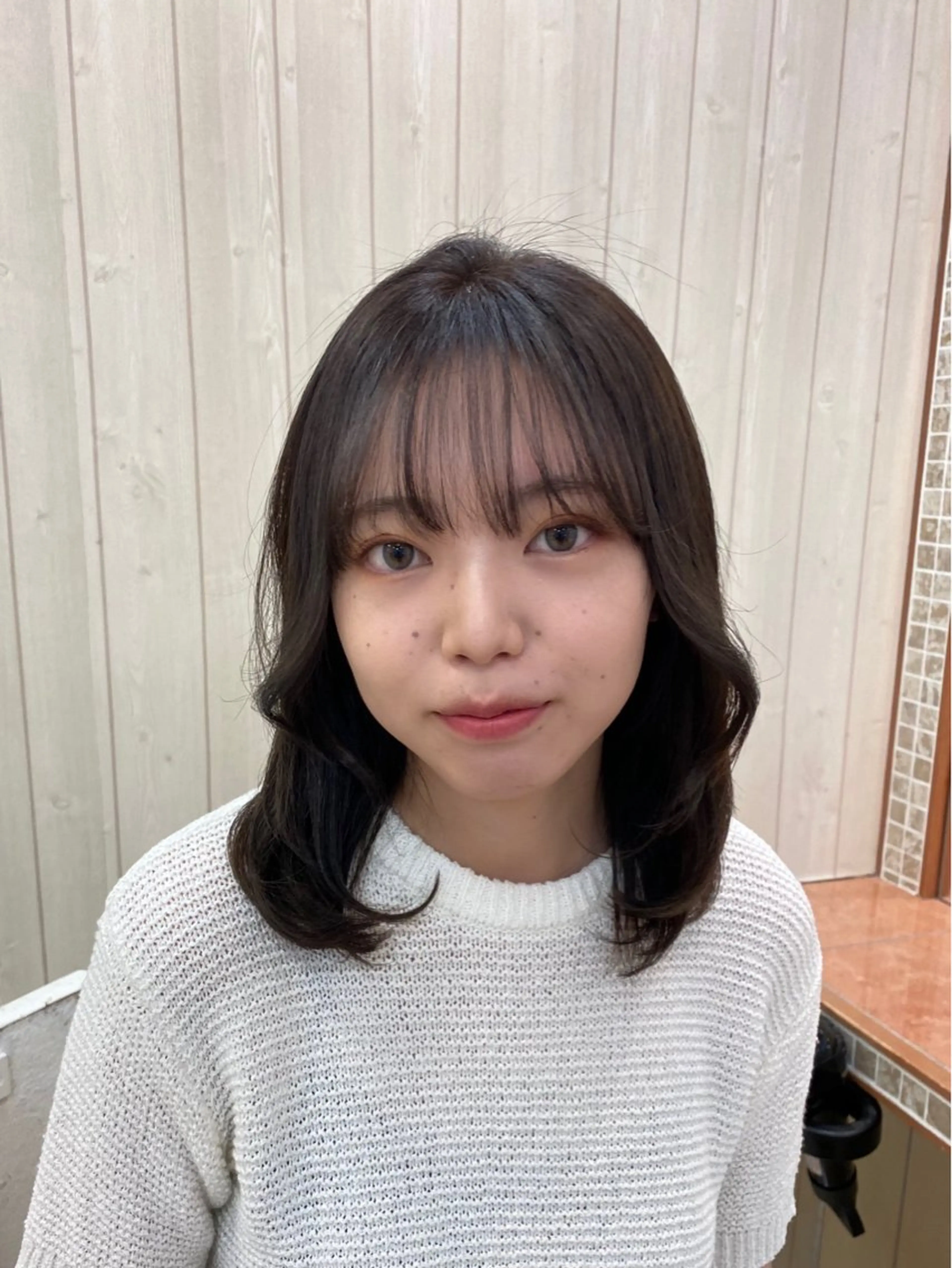 ミディアム カラー 具志 真理子のヘアスタイル