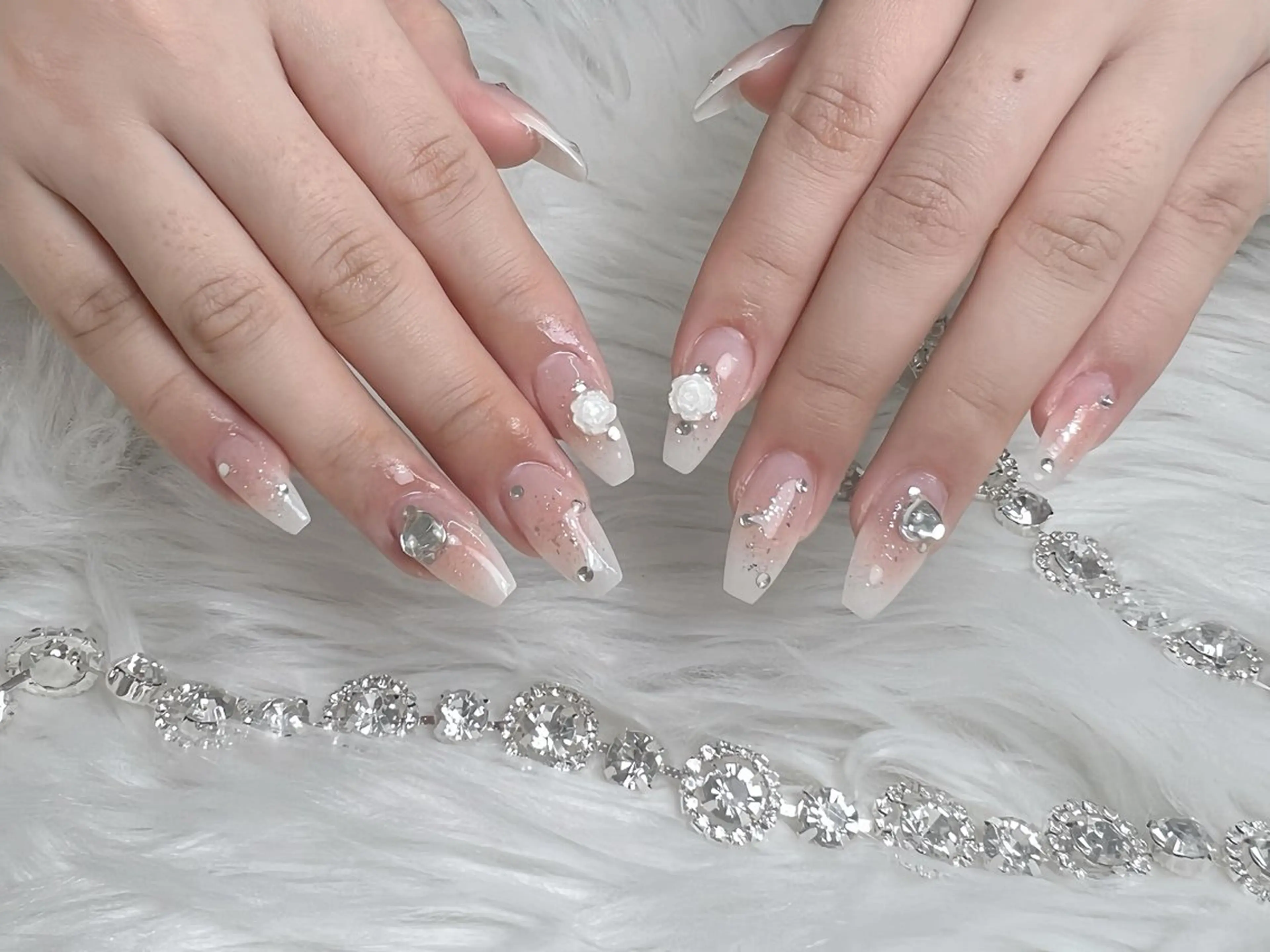 ネイル アートネイル フレンチネイル ジェルネイル グラデーション ニュアンスネイル ハンドネイル ハンドケア Nova Nailのネイルデザイン