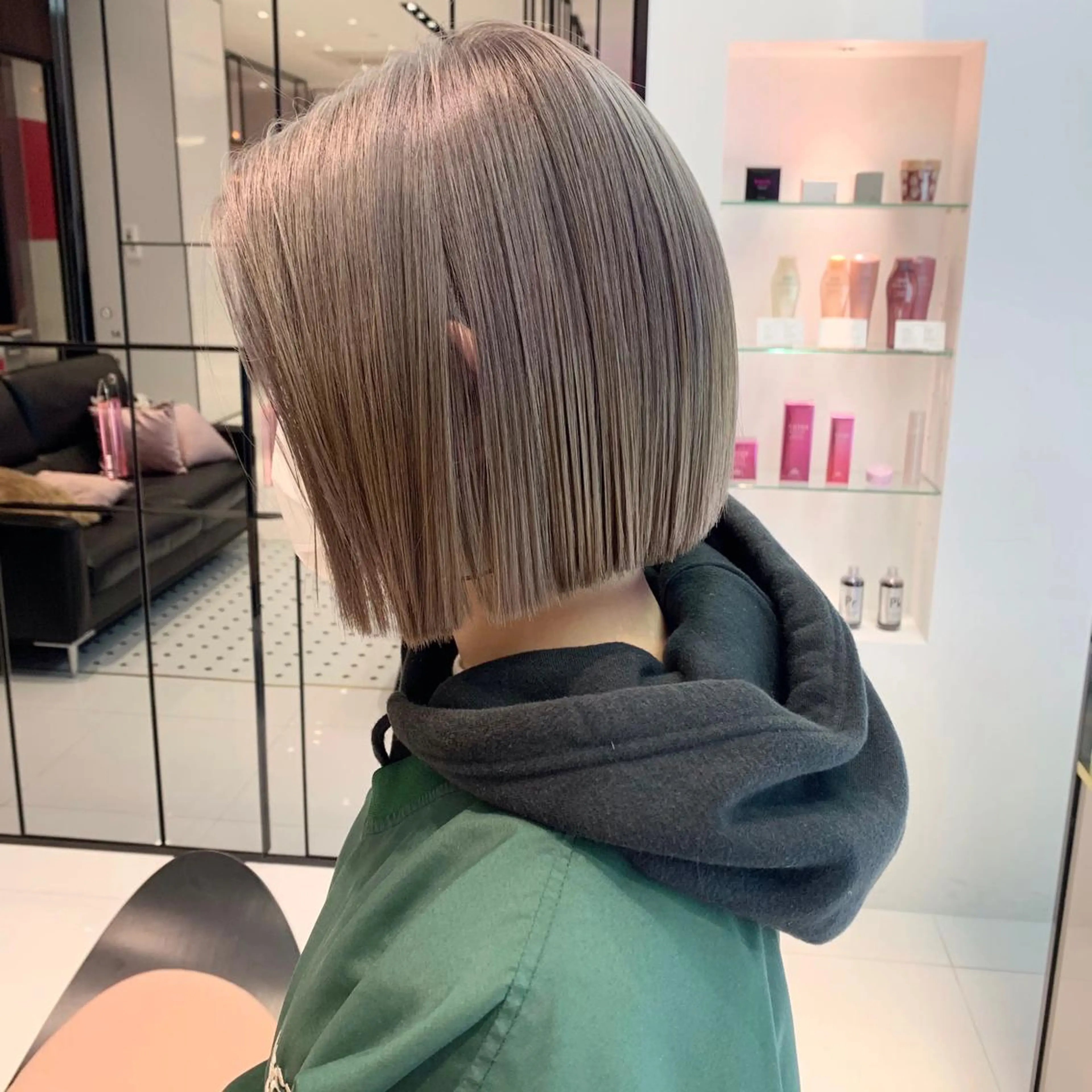 ショート 切りっぱなしボブ ボブ タッセルカット ハッシュカット/ハイ トーン/MANAMIのヘアスタイル