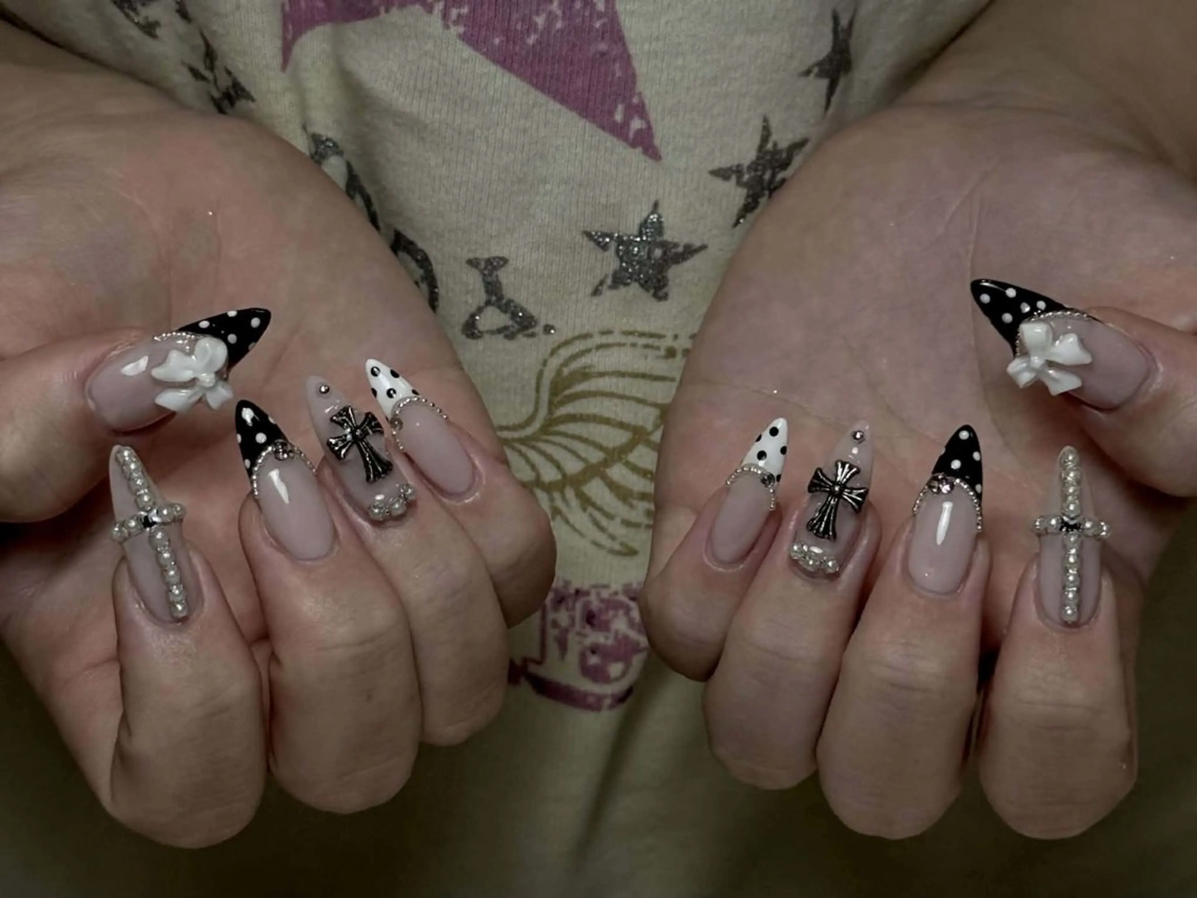 ネイル チークネイル ドット フレンチネイル グラデーション ハート ハンドネイル ハンドケア Eli Nails 新宿のネイルデザイン