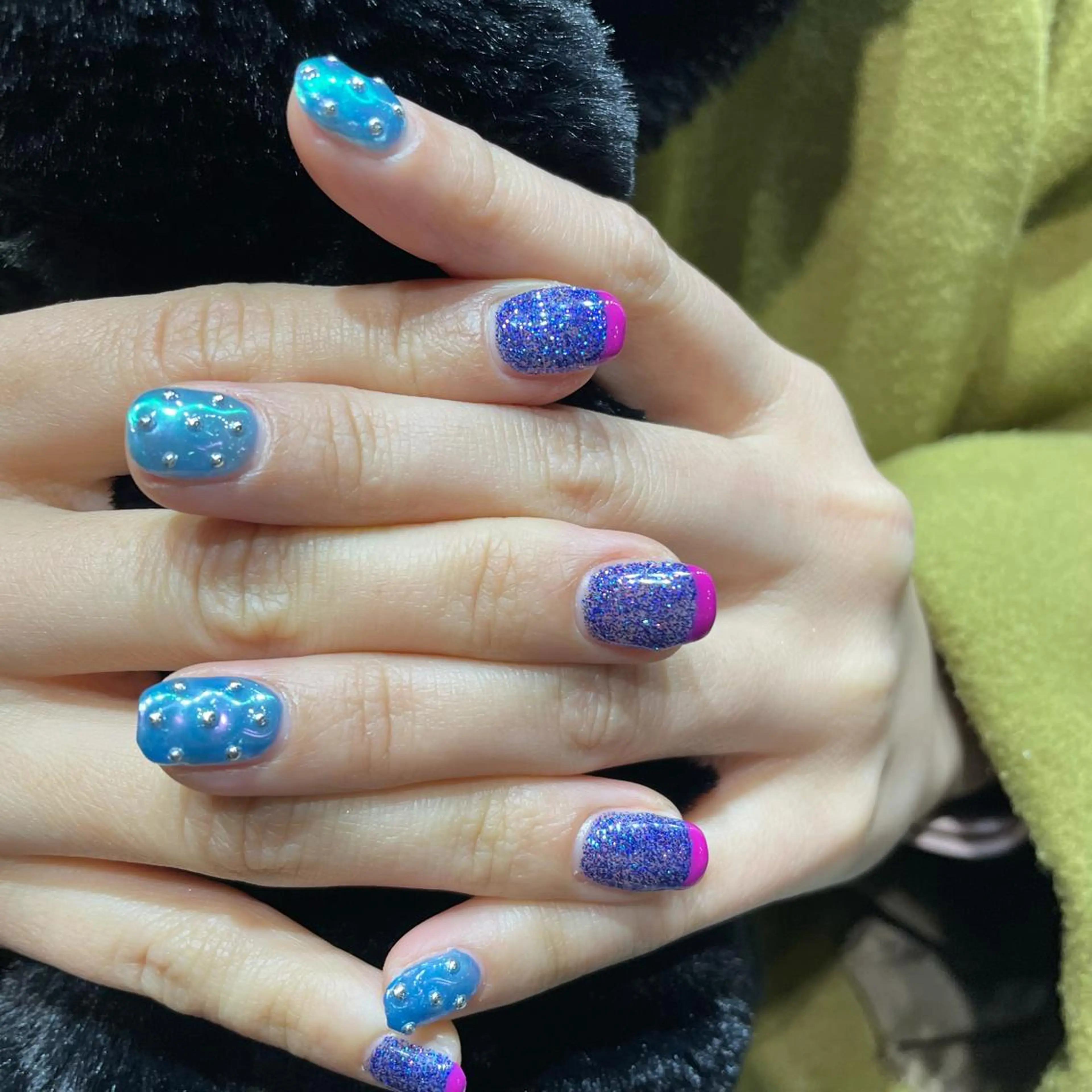 ネイル オーロラネイル ラメ(グリッター) ニュアンスネイル/ ボブ/まちゃこのヘアスタイル