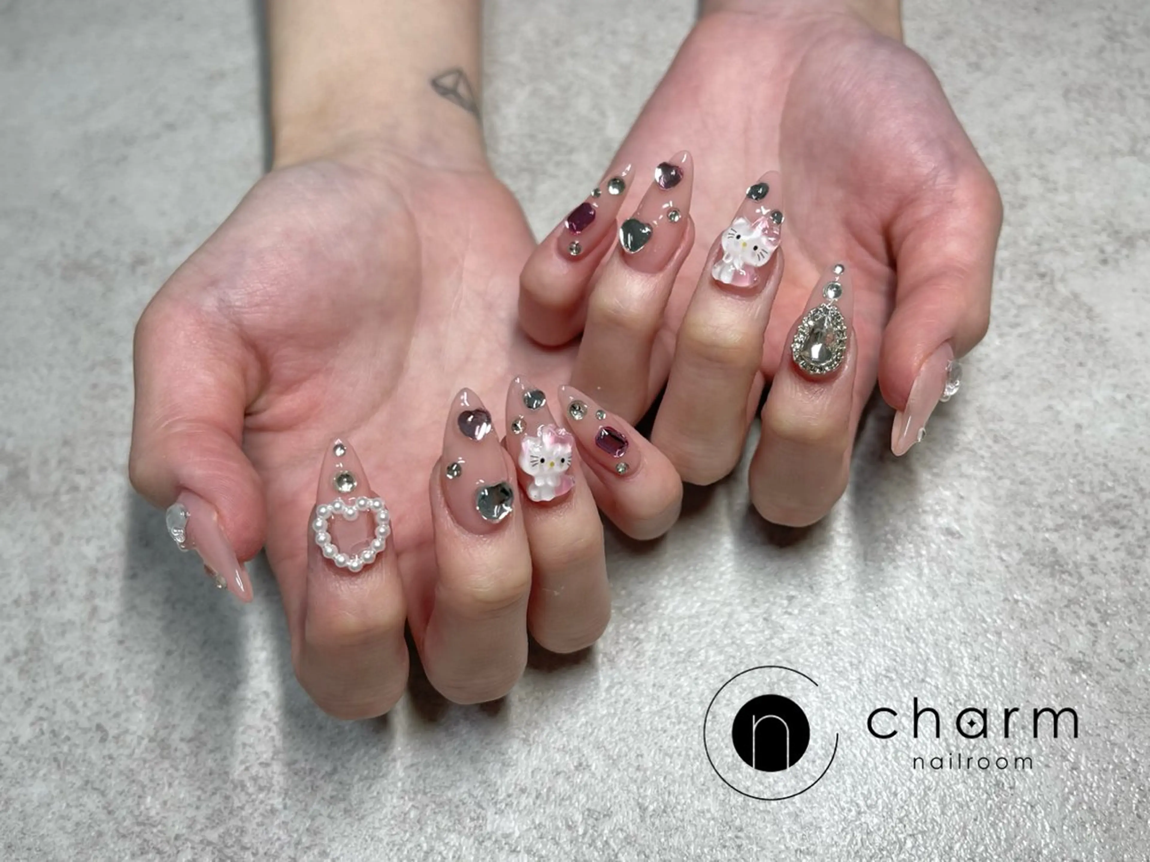 ネイル 持ち込み ハンドネイル nailroom  charm所属・ネイルルーム チャームのネイルデザイン