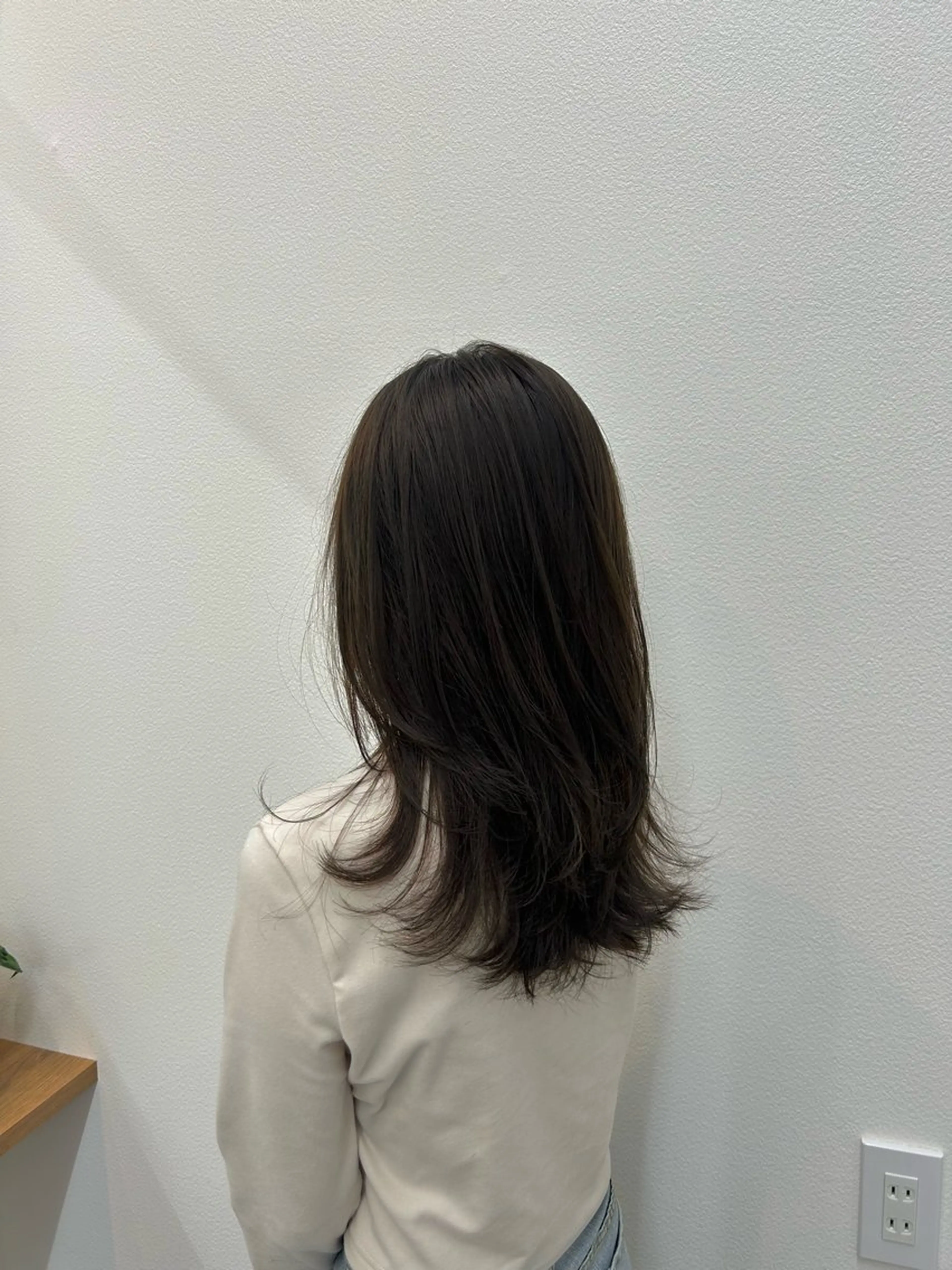 セミロング カラー レイヤーカット 似合わせカット カット ヘアカラー トリートメント 齋藤 真帆のヘアスタイル