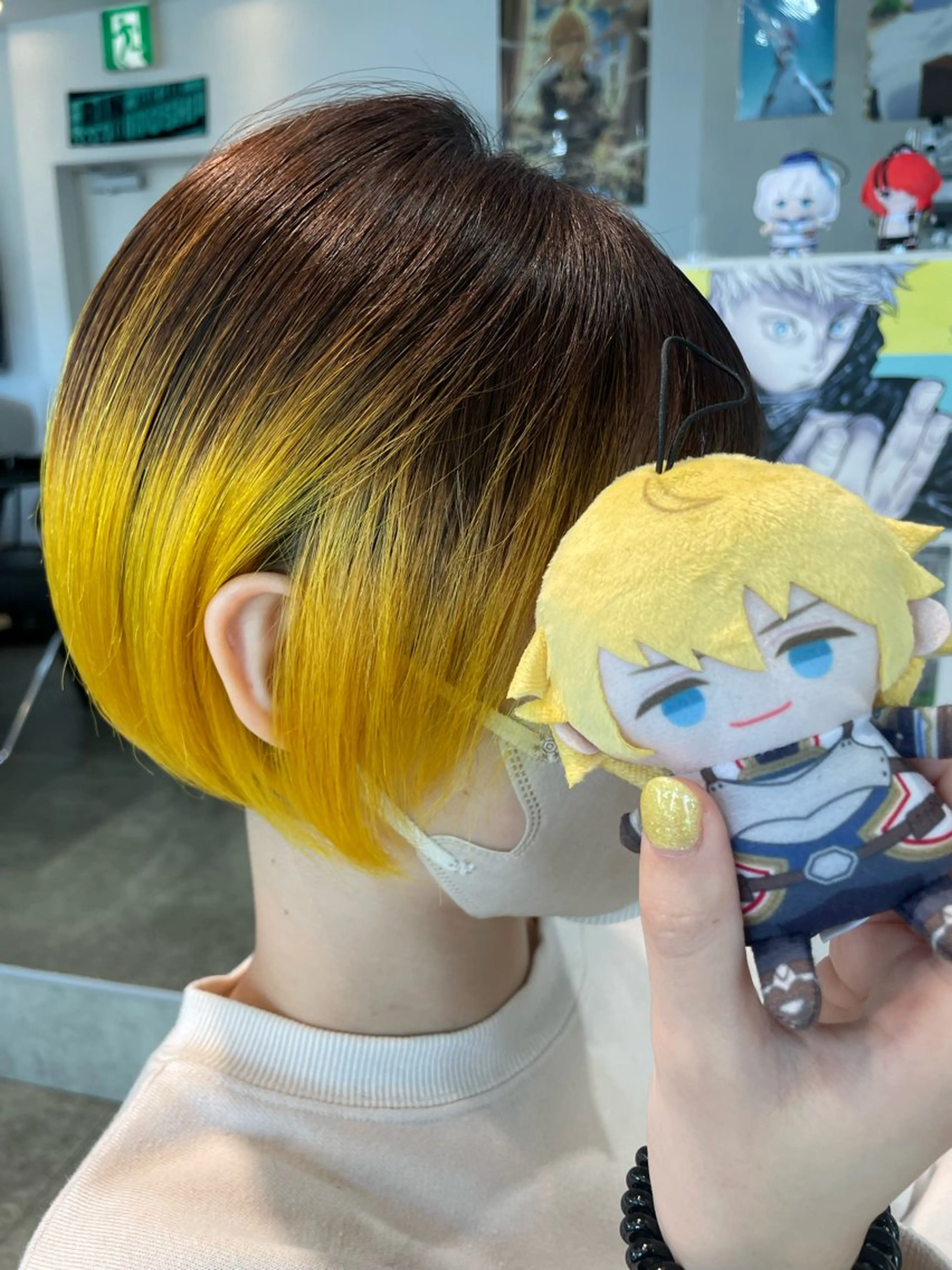 ミディアム カラー ブリーチ ケアブリーチ ダブルカラー イエローカラー ボブ ヘアカラー トリートメント インナーカラー 推し ブリーチ  髪質改善のヘアスタイル