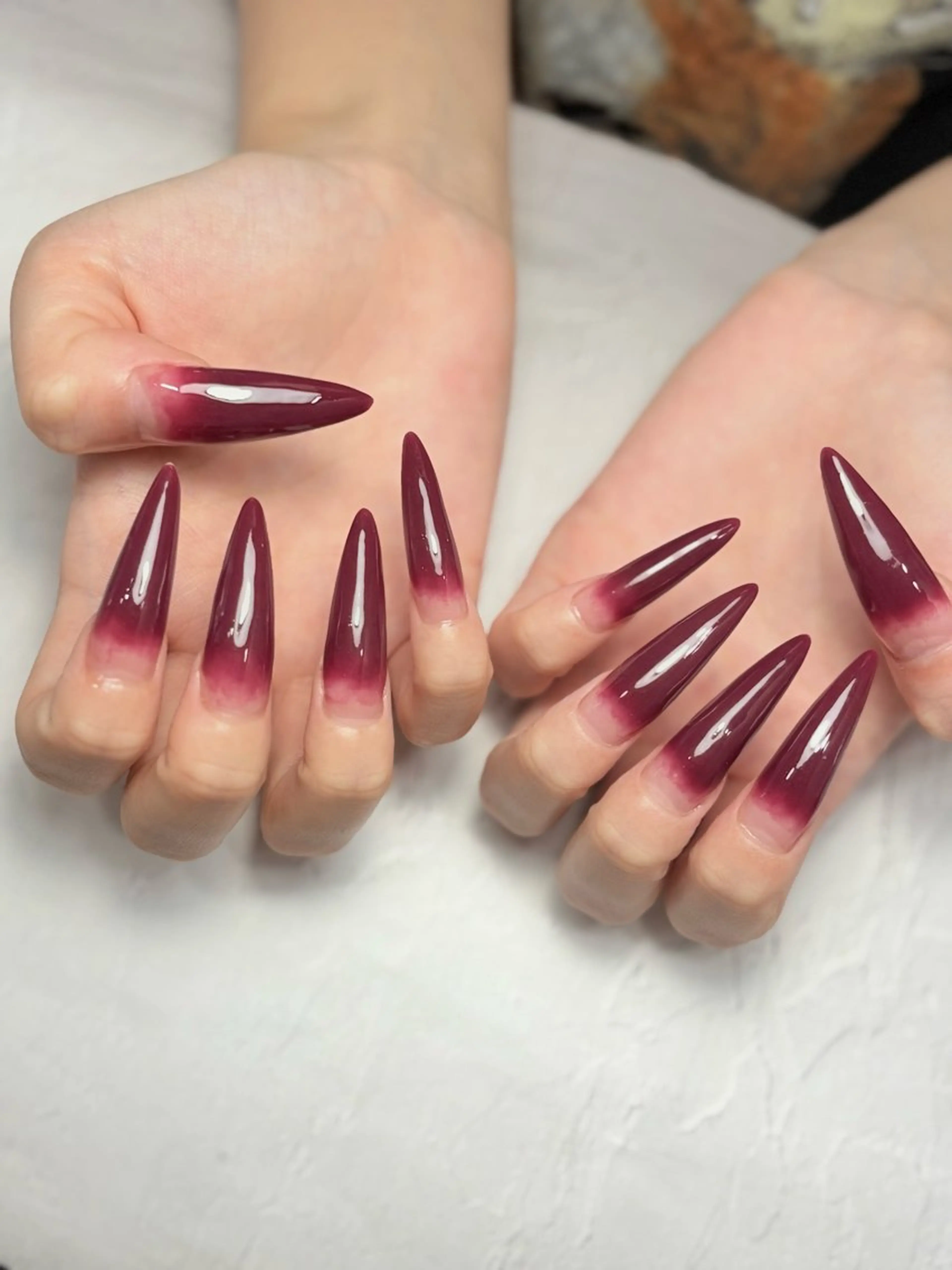 ネイル ボルドー ロングネイル ワンカラーネイル 赤色 スカルプネイル Natuleaナチュリア所属・深爪矯正自爪育成専門 natuleaのネイルデザイン