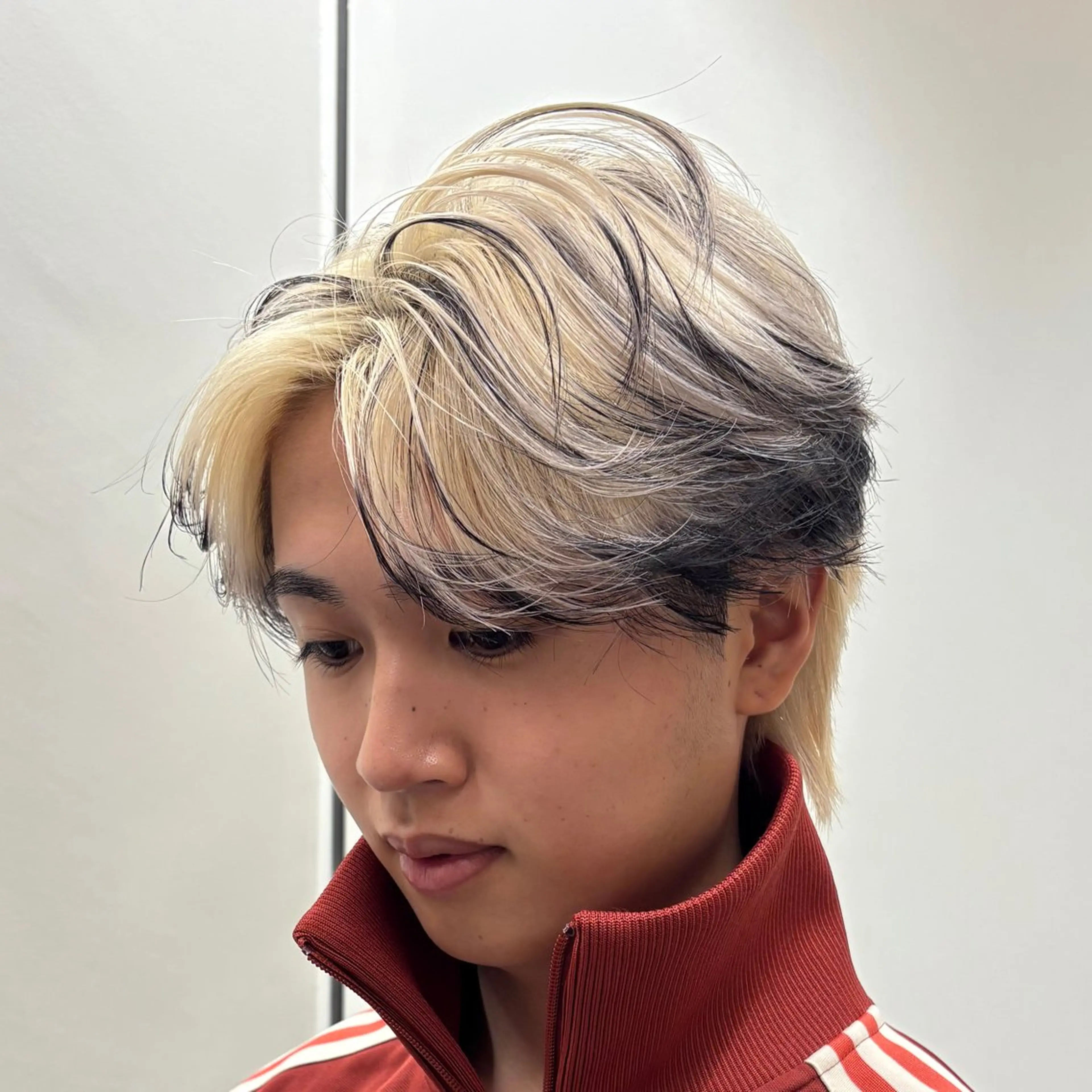ミディアム カラー メンズ カット ヘアカラー メンズバレイヤージュ 🔥メンズカット🔥のヘアスタイル